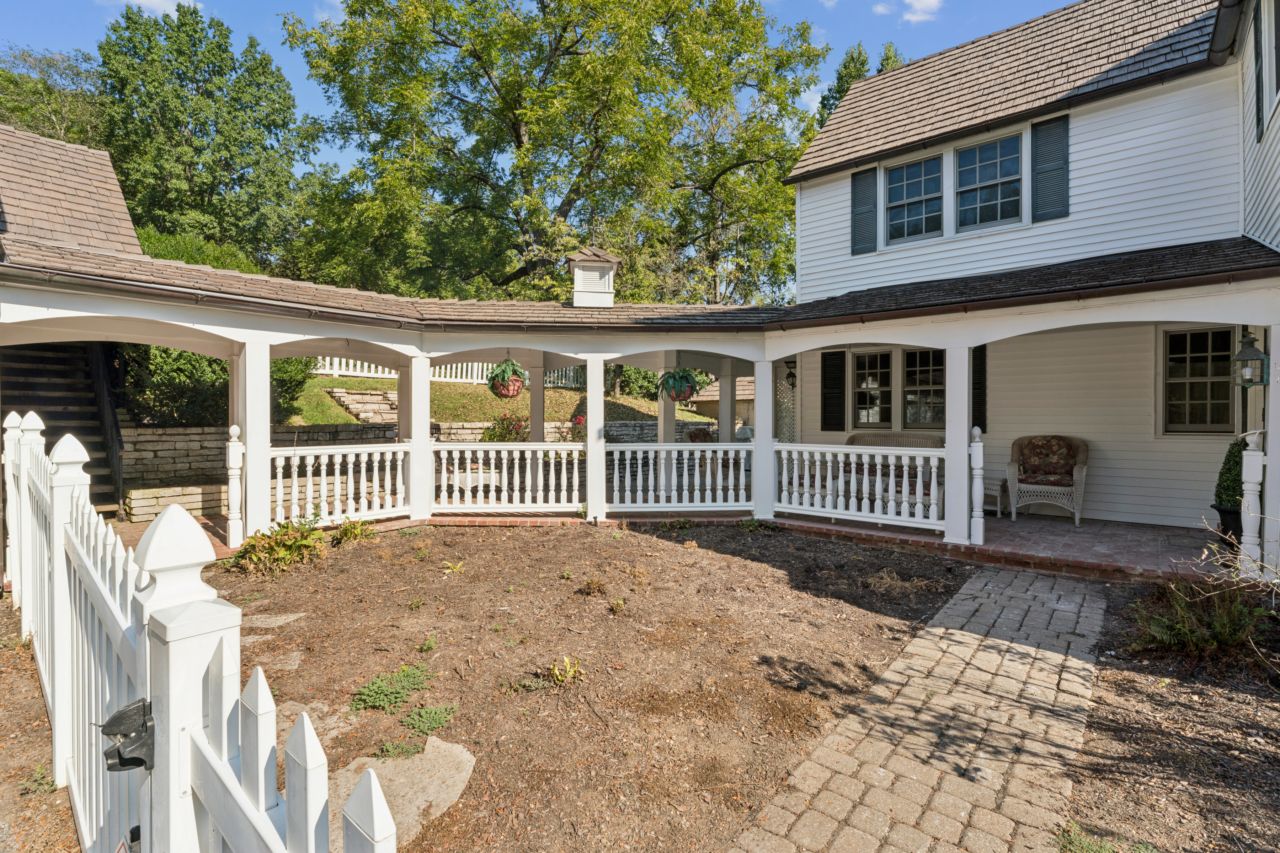 2333 Ossenfort Road