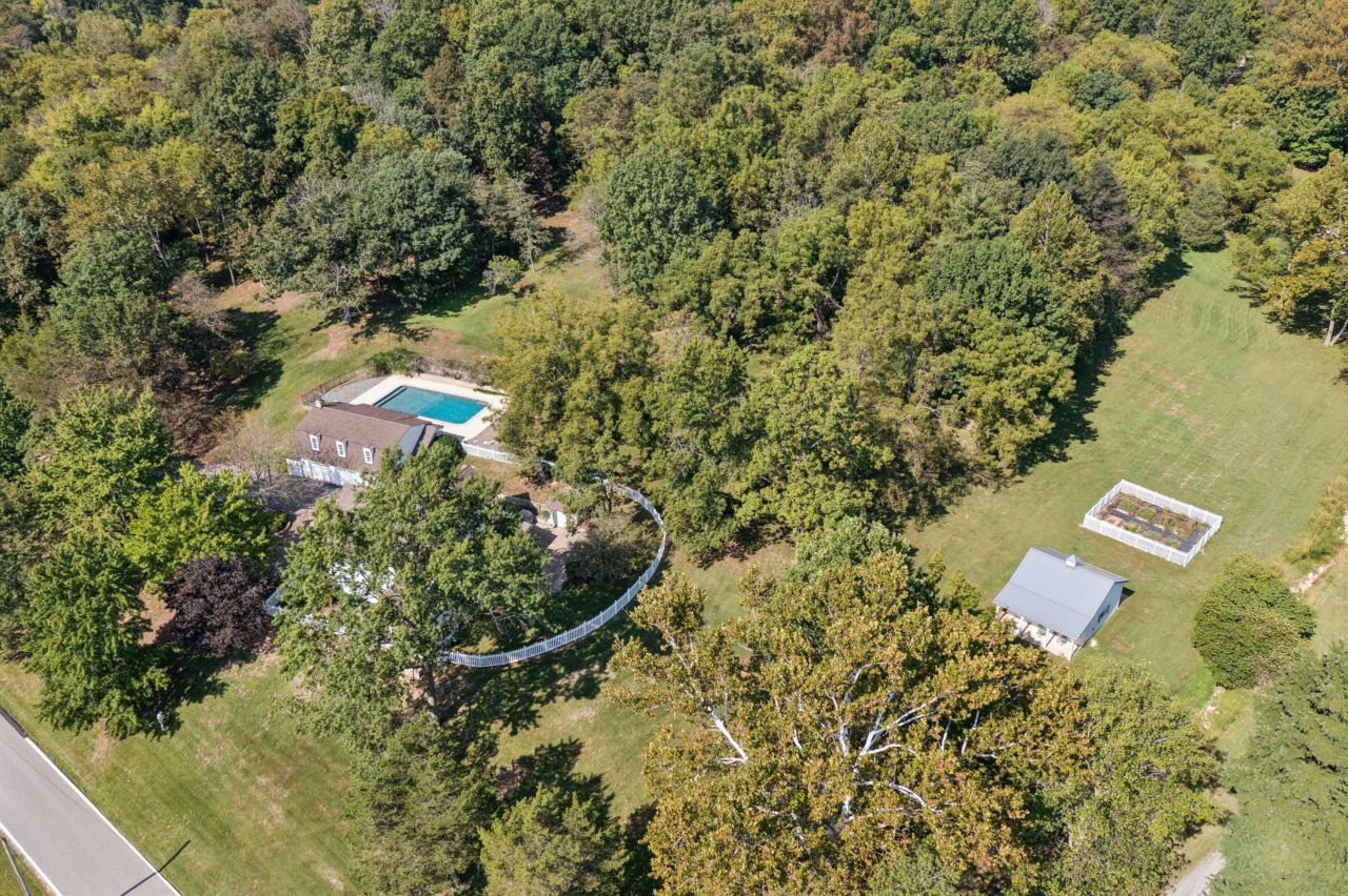 2333 Ossenfort Road