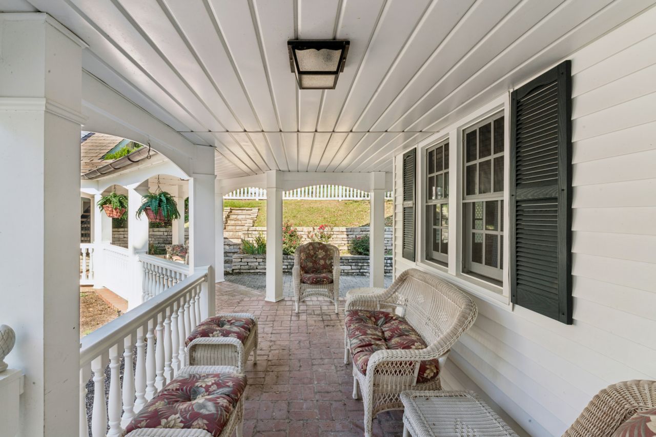 2333 Ossenfort Road