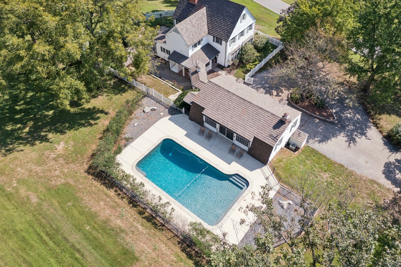 2333 Ossenfort Road