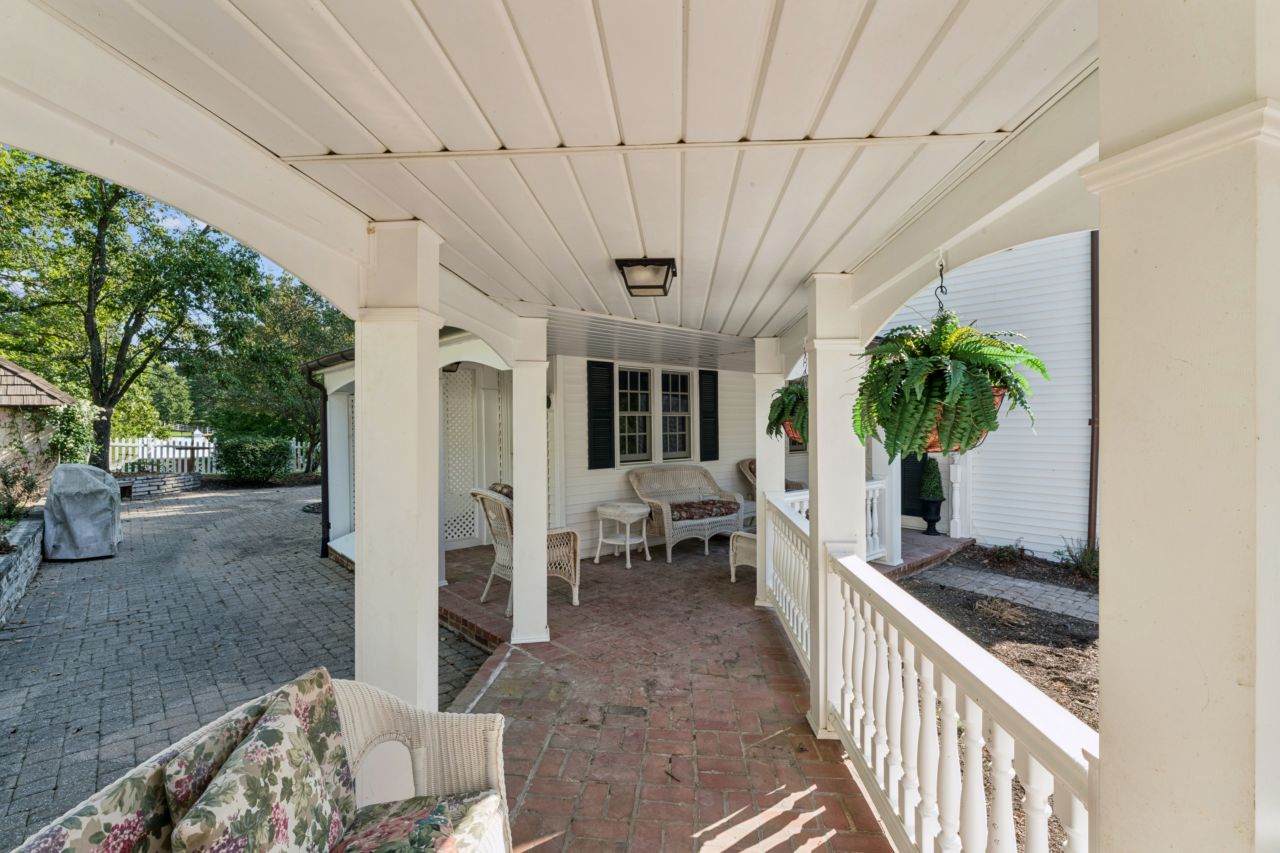 2333 Ossenfort Road