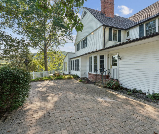 2333 Ossenfort Road