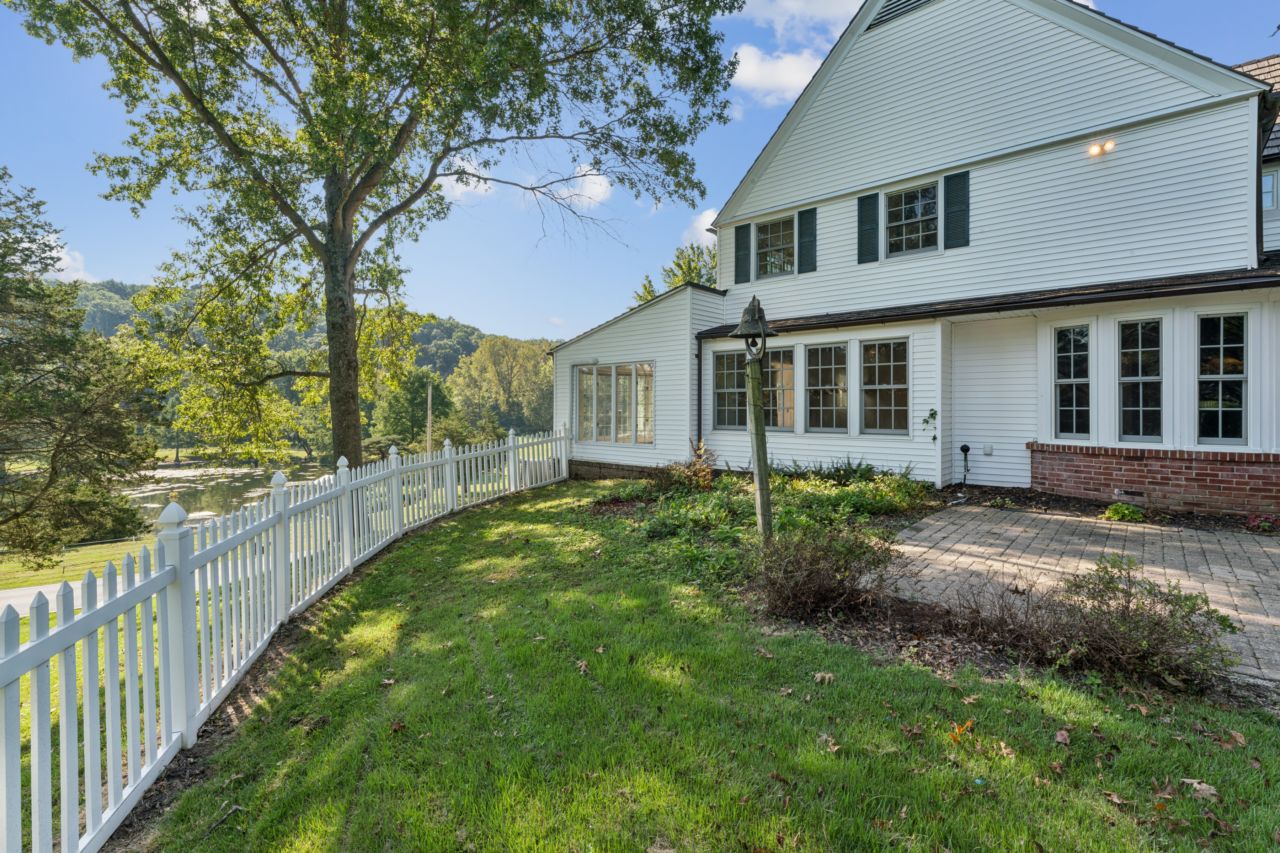 2333 Ossenfort Road