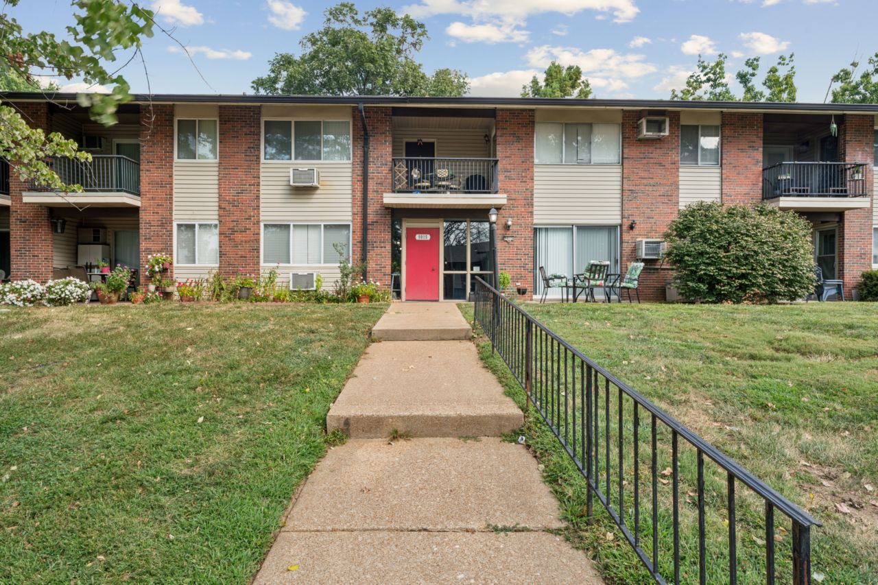 9015 Villaridge Condo