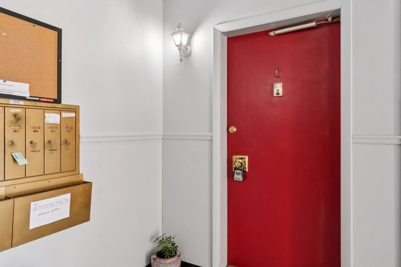 9015 Villaridge Condo