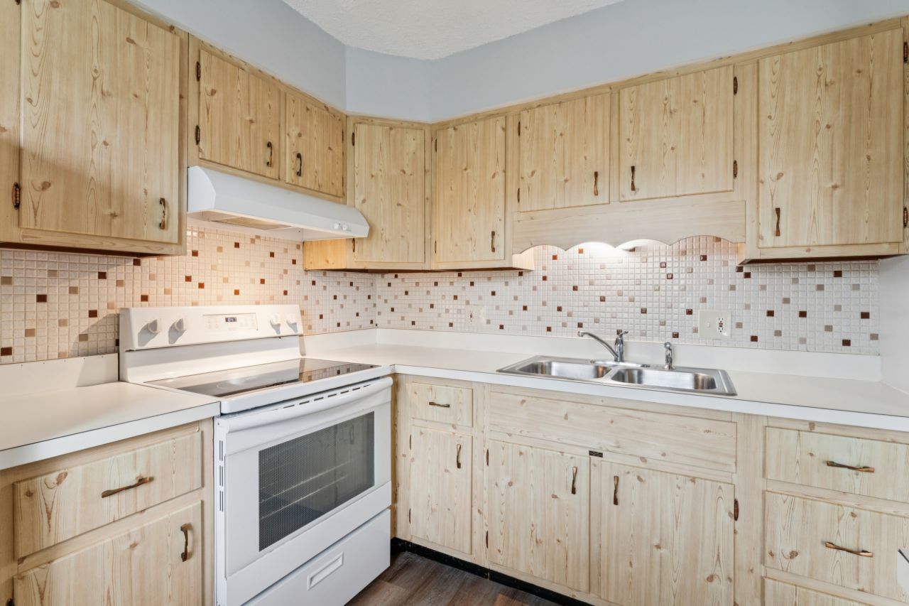 9015 Villaridge Condo