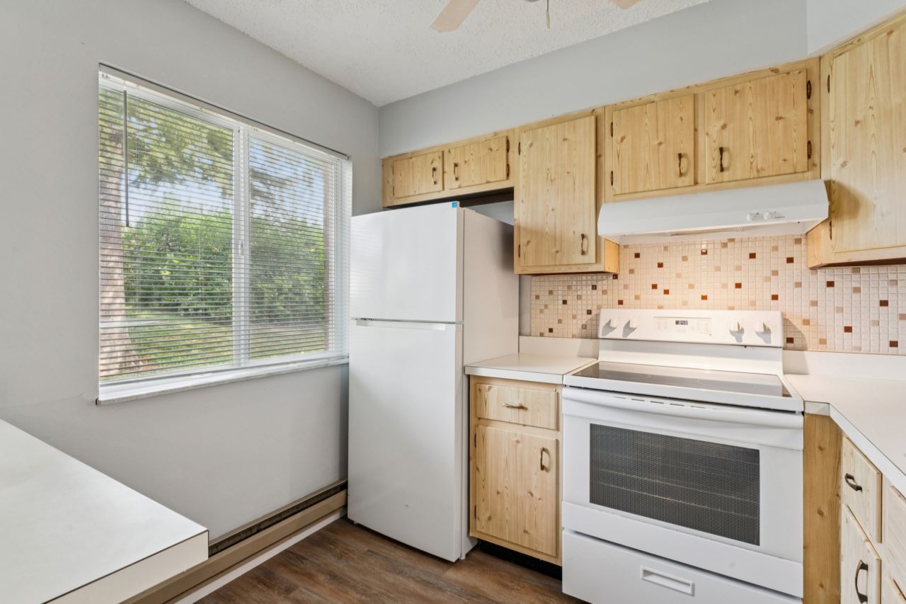 9015 Villaridge Condo