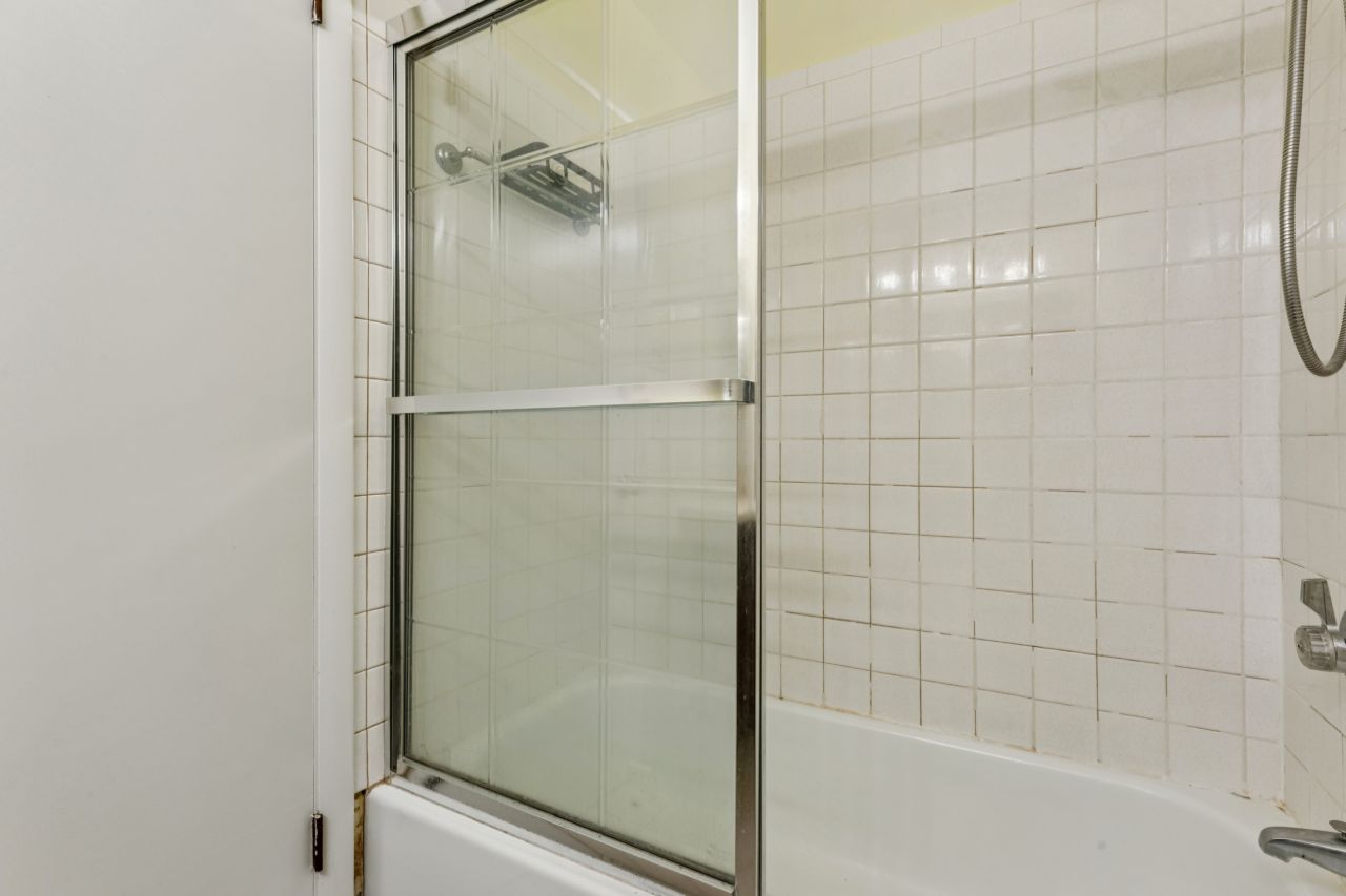 9015 Villaridge Condo