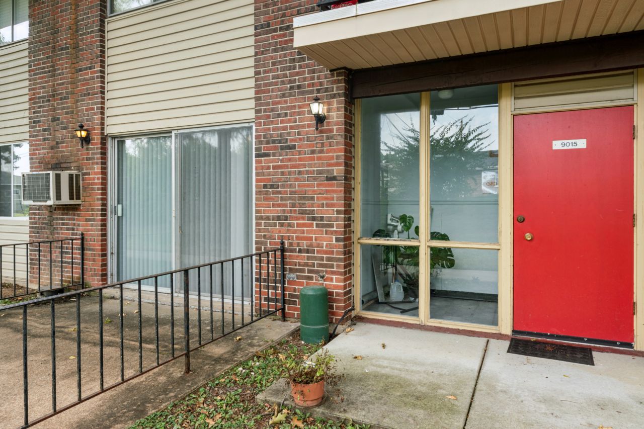 9015 Villaridge Condo