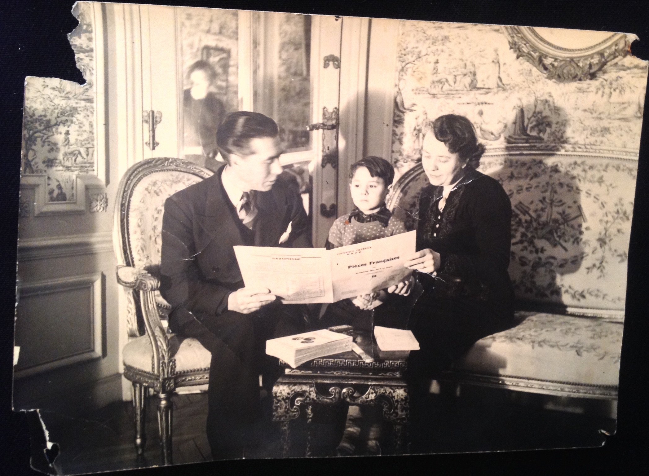PH 1944? Square Rapp Fernande, Maurice, Alain with score.JPG