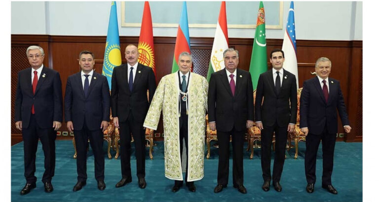 Turkmenistan’s Chairman of the Halk Maslahaty awarded with honorary badge of the Central Asian heads of state 