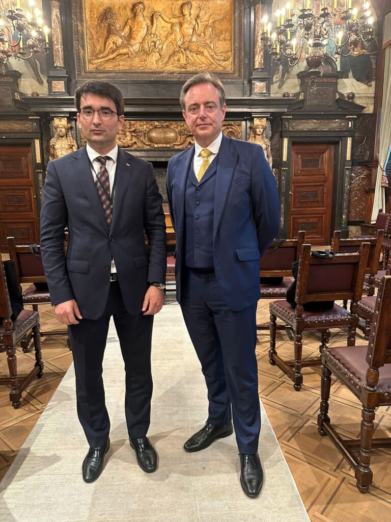 Turkmen Ambassador Palvanov explores ties between Antwerp and Türkmenbaşy