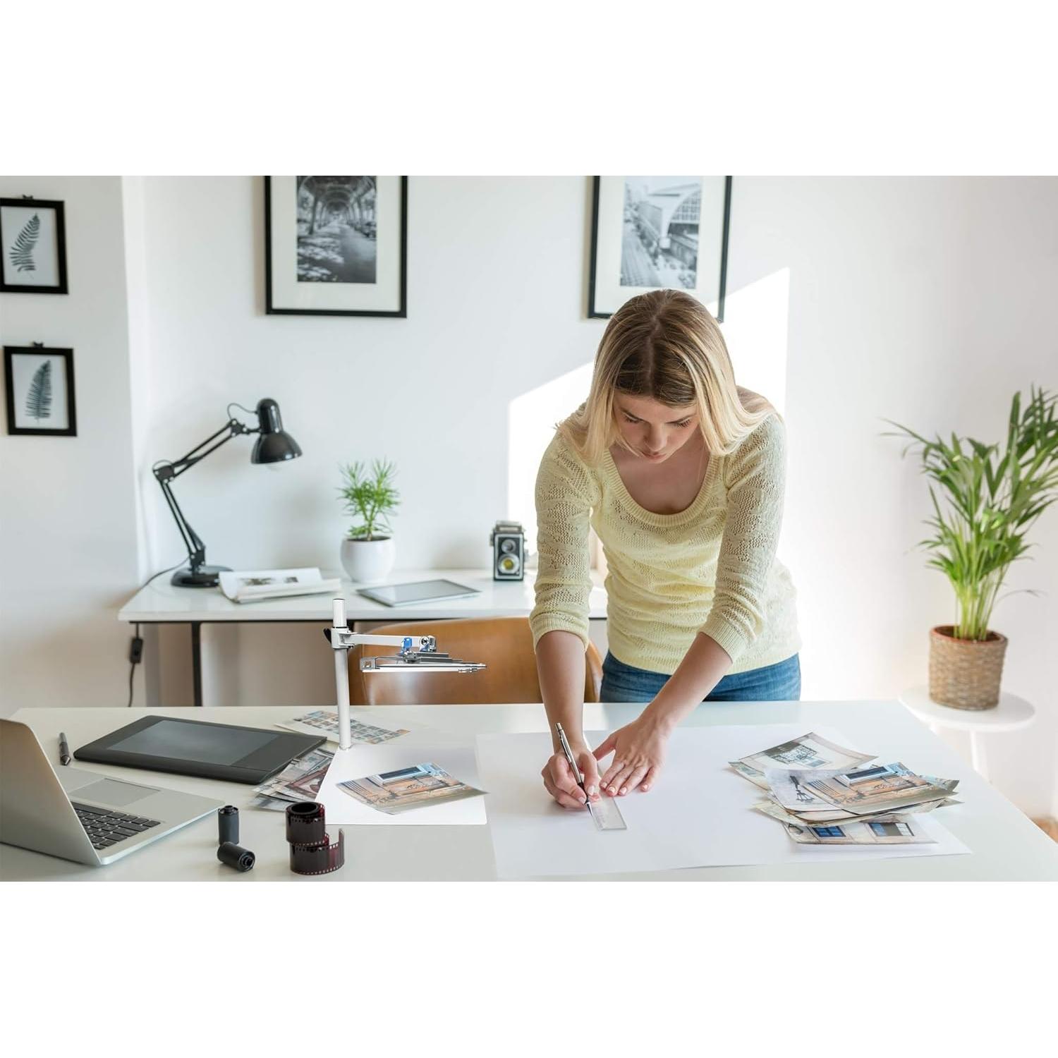 Soporte de Seguridad CTA Digital para Tablet 7-14" Ajustable