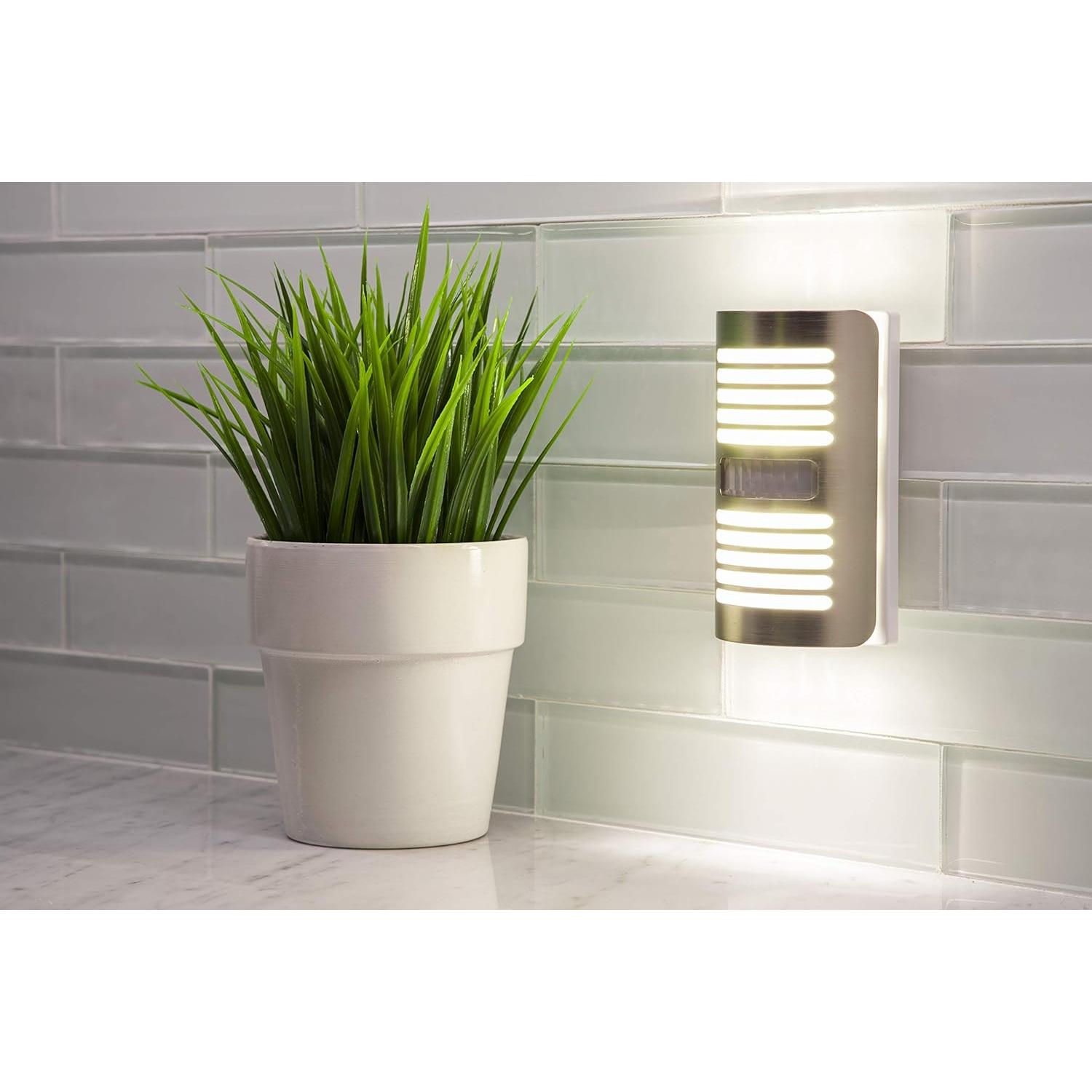 Luz Nocturna LED GE con Sensor de Movimiento 40 Lúmenes