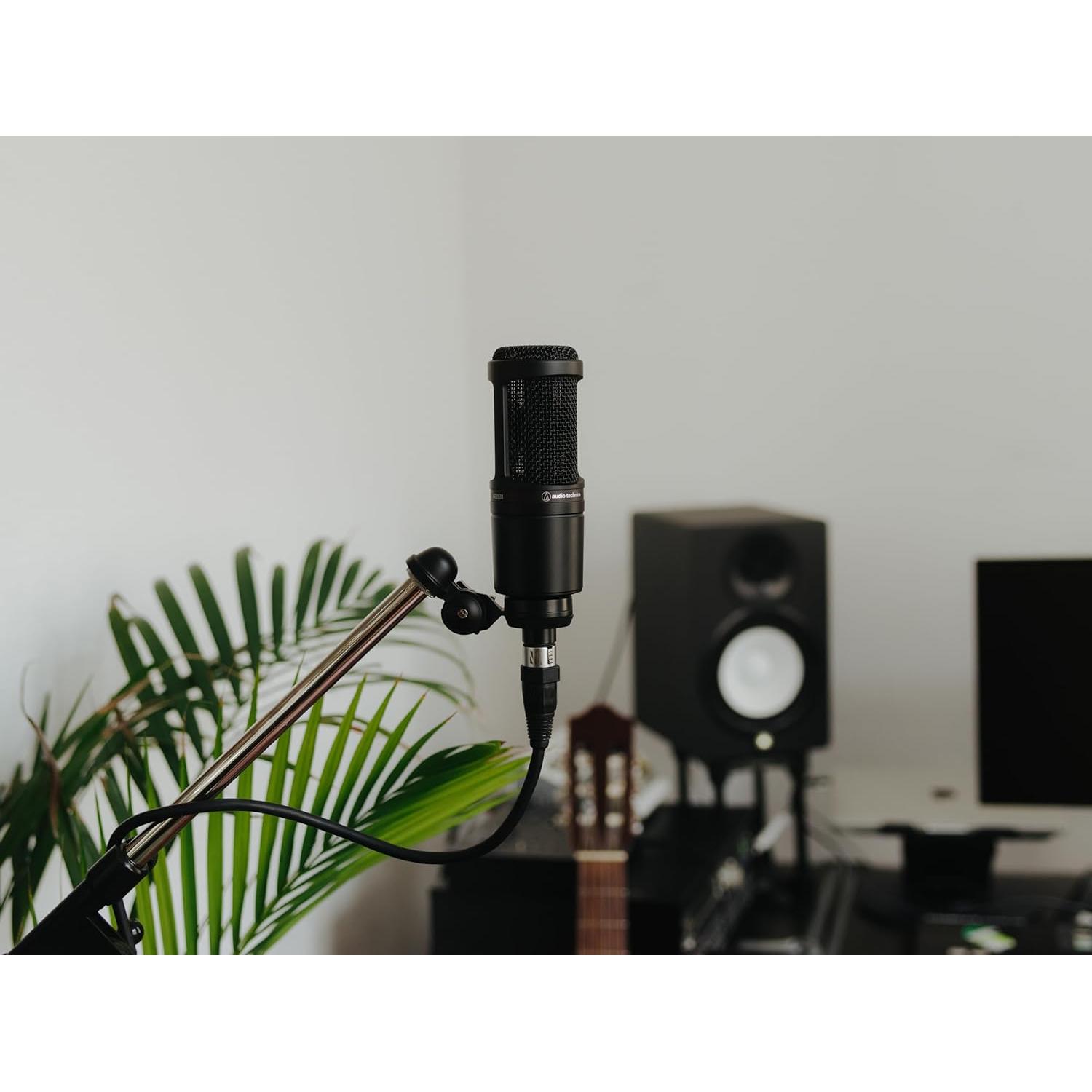 Micrófono de condensador cardioide Audio-Technica AT2020 XLR