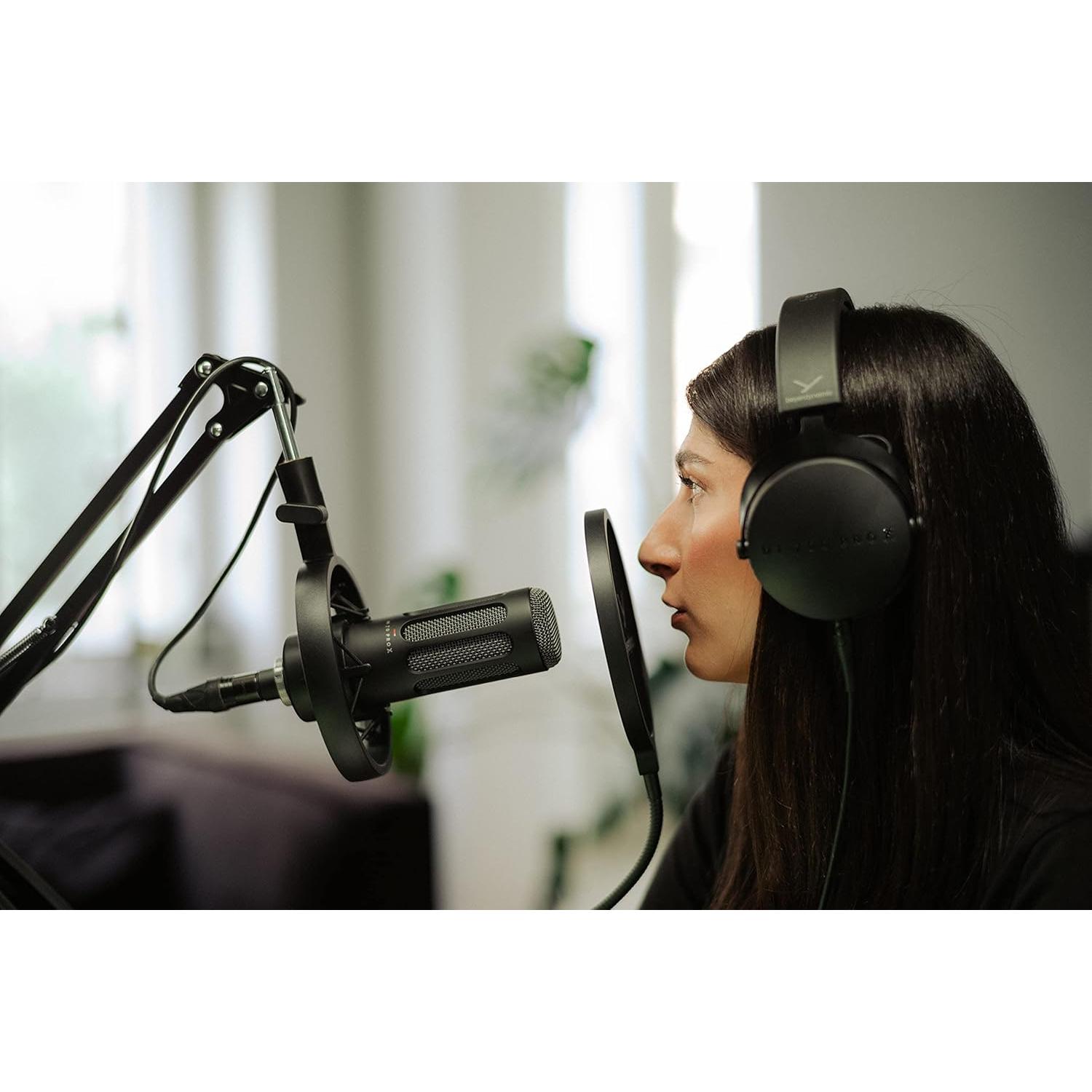 Micrófono Dinámico Beyerdynamic PRO X M70 con Filtro Antipop