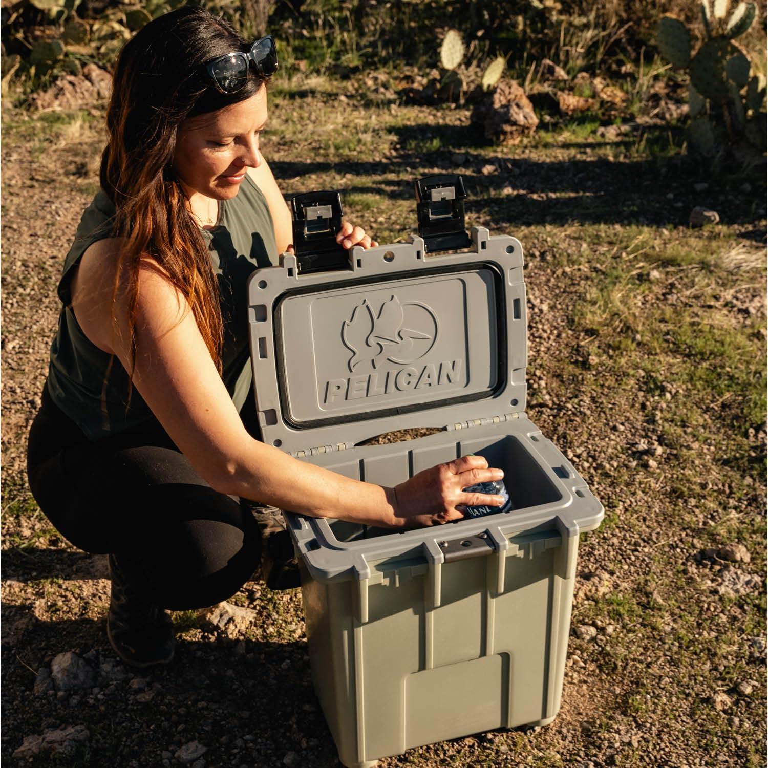 Cooler Pelican Elite 20 Cuartos Blanco/Gris 19 Litros