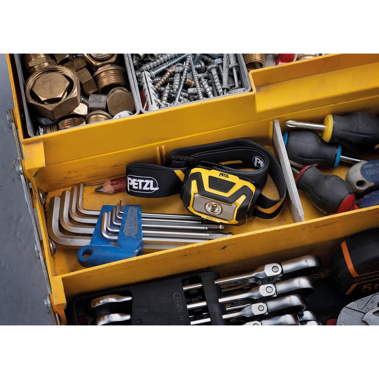 Linterna Frontal PETZL ARIA 1 Impermeable 350 Lúmenes