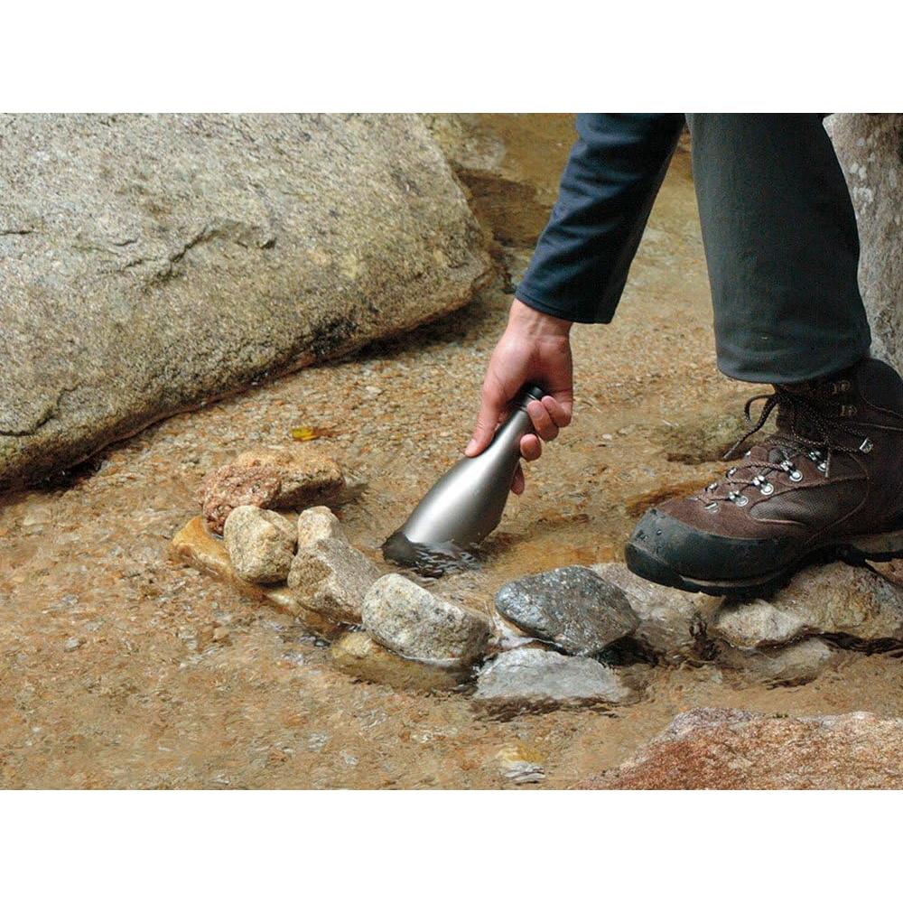 Botella de Sake de Titanio Snow Peak 0.51L Redonda