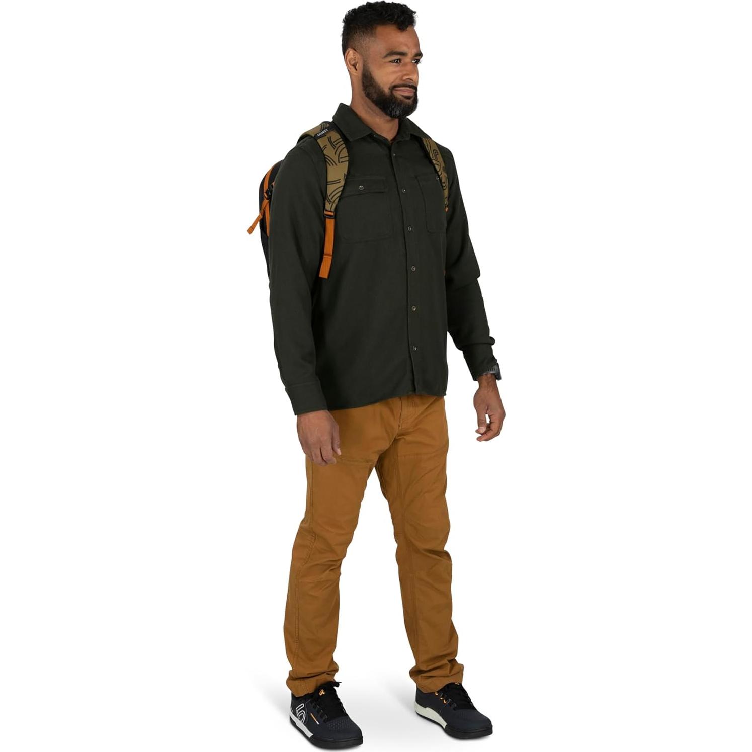 Mochila para Laptop Osprey Axis 26L Negra con Funda