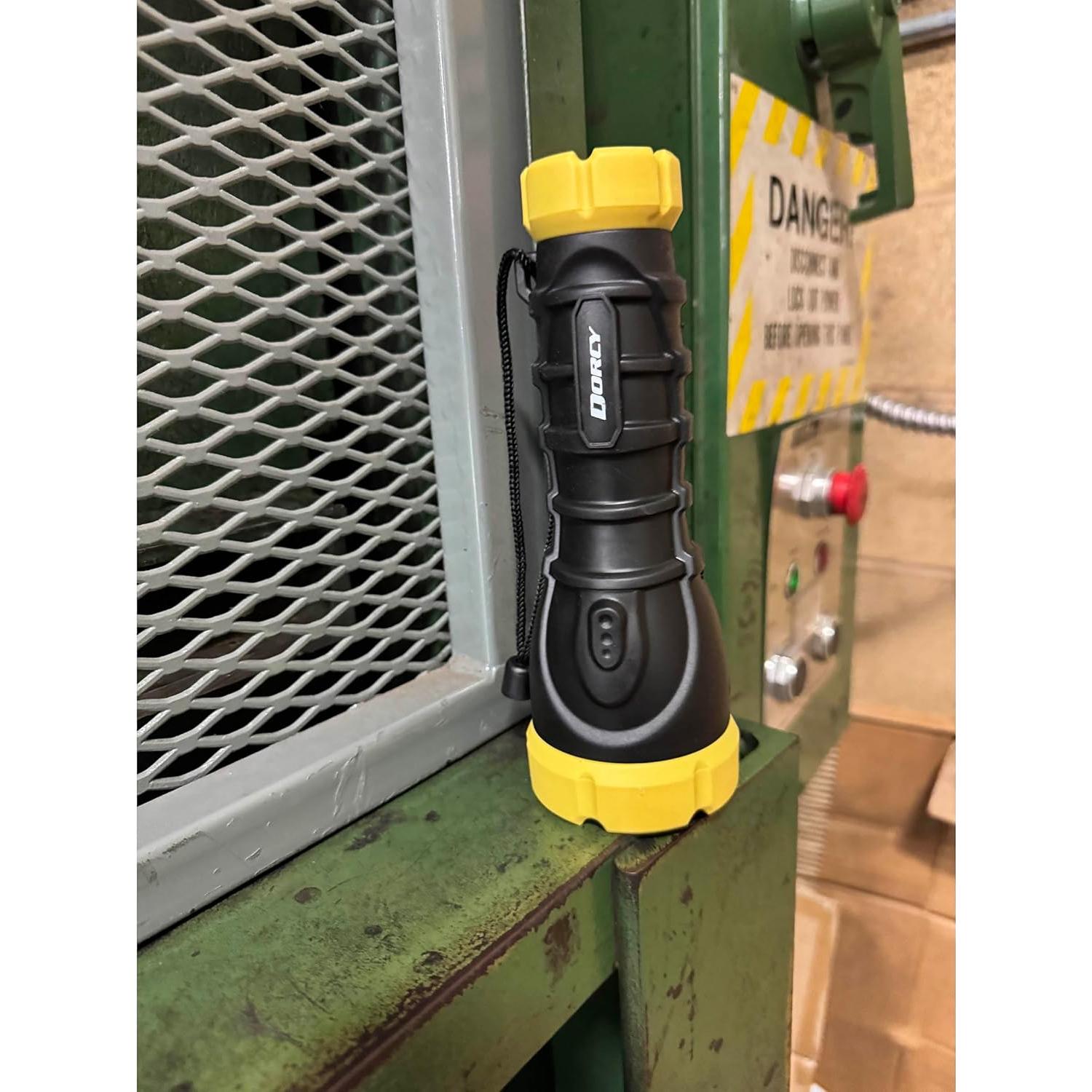 Linterna LED Dorcy 180 lúmenes resistente al agua con agarre