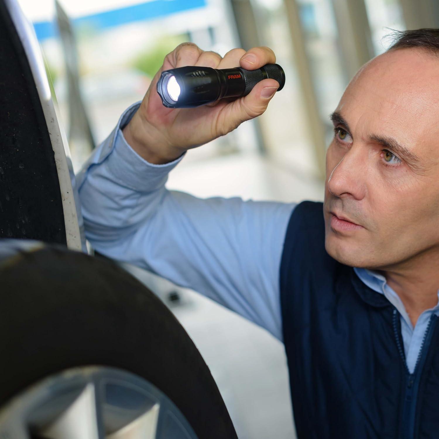 Linterna de Mano FRAM FAC40006 LED 500 Lúmenes a Prueba de Agua