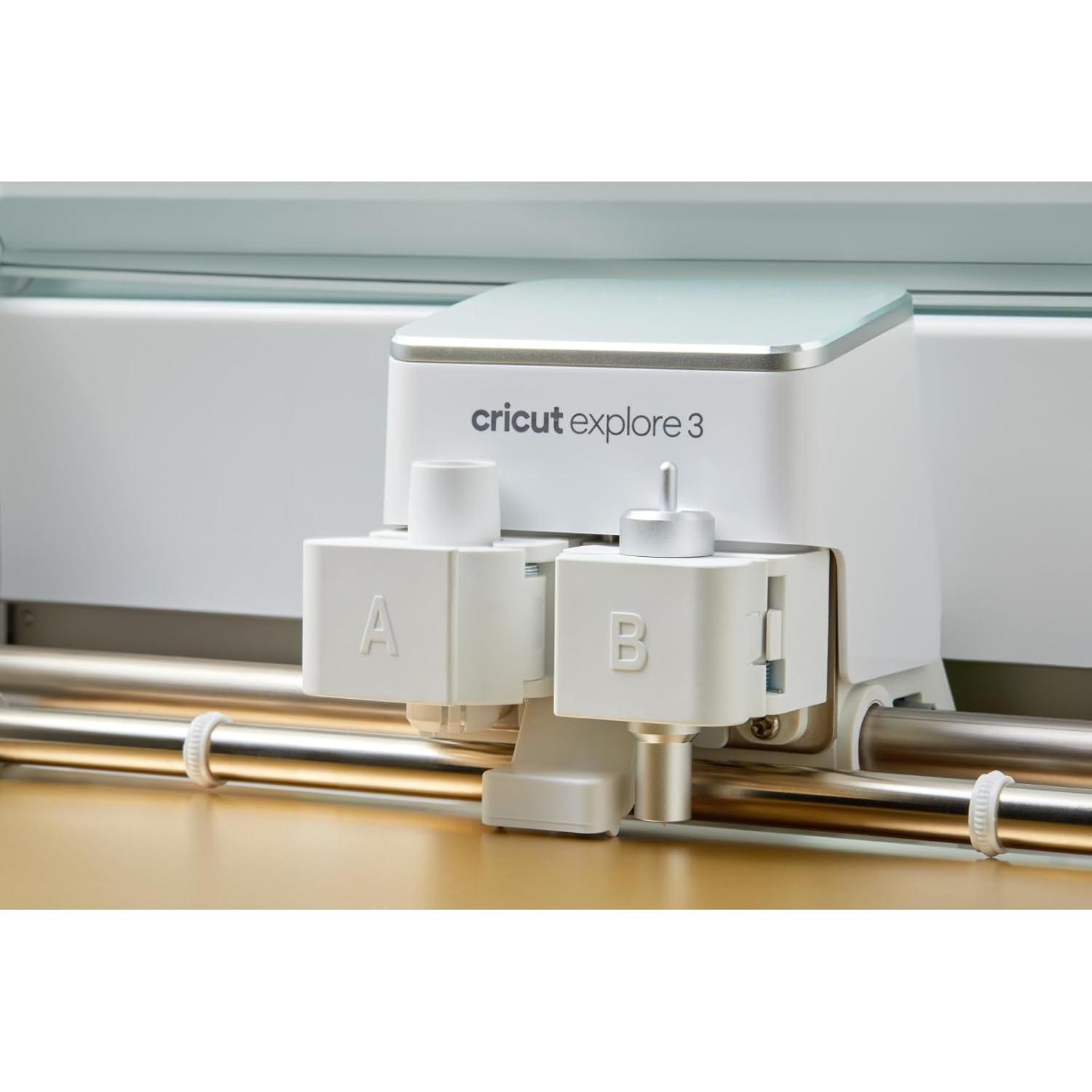 Cricut Premium Fine-Point Replacement Blade, Cutting Blade with Improved Design, Cuts Light to Mid-Weight Materials, for Personalized Crafts, Compatible with Cricut Maker & Explore Machines, 1 Count