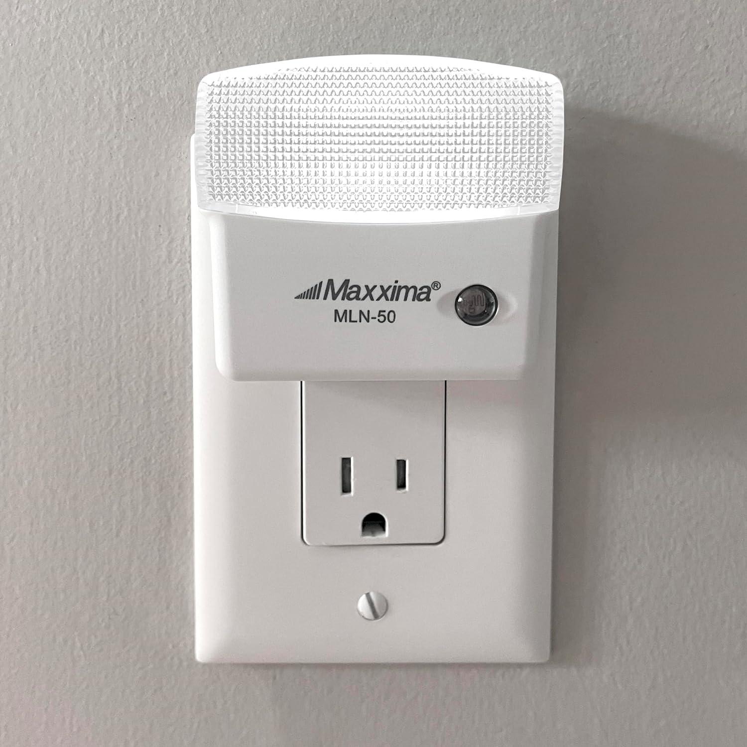 Luz Nocturna LED Maxxima MLN-50 con Sensor Crepúsculo - 25 Lúmenes, Paquete de 2