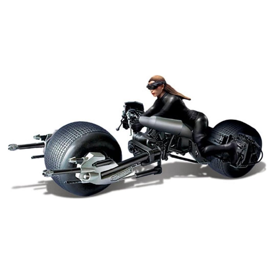 Kit de Modelo Batpod con Catwoman 1:18 Moebius