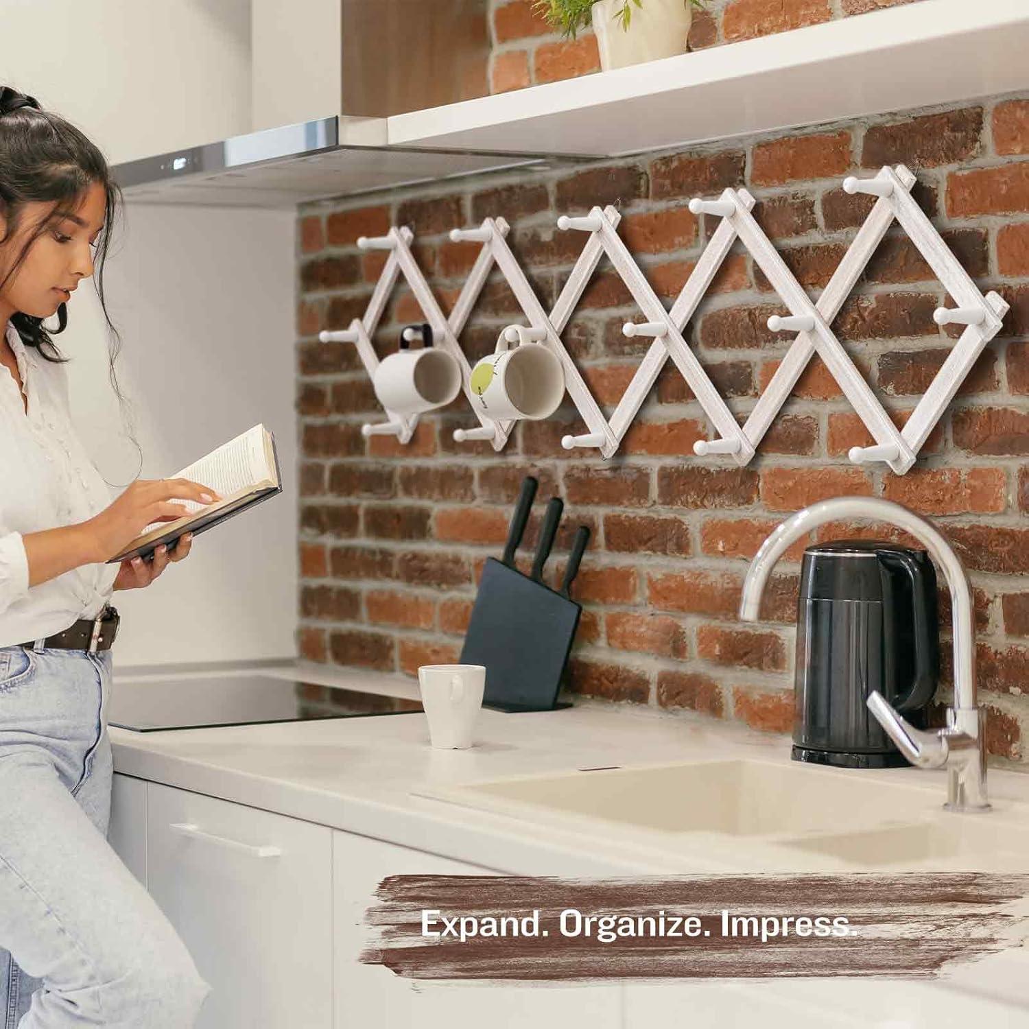 Perchero de pared SCUNDA rústico 16 ganchos madera blanca