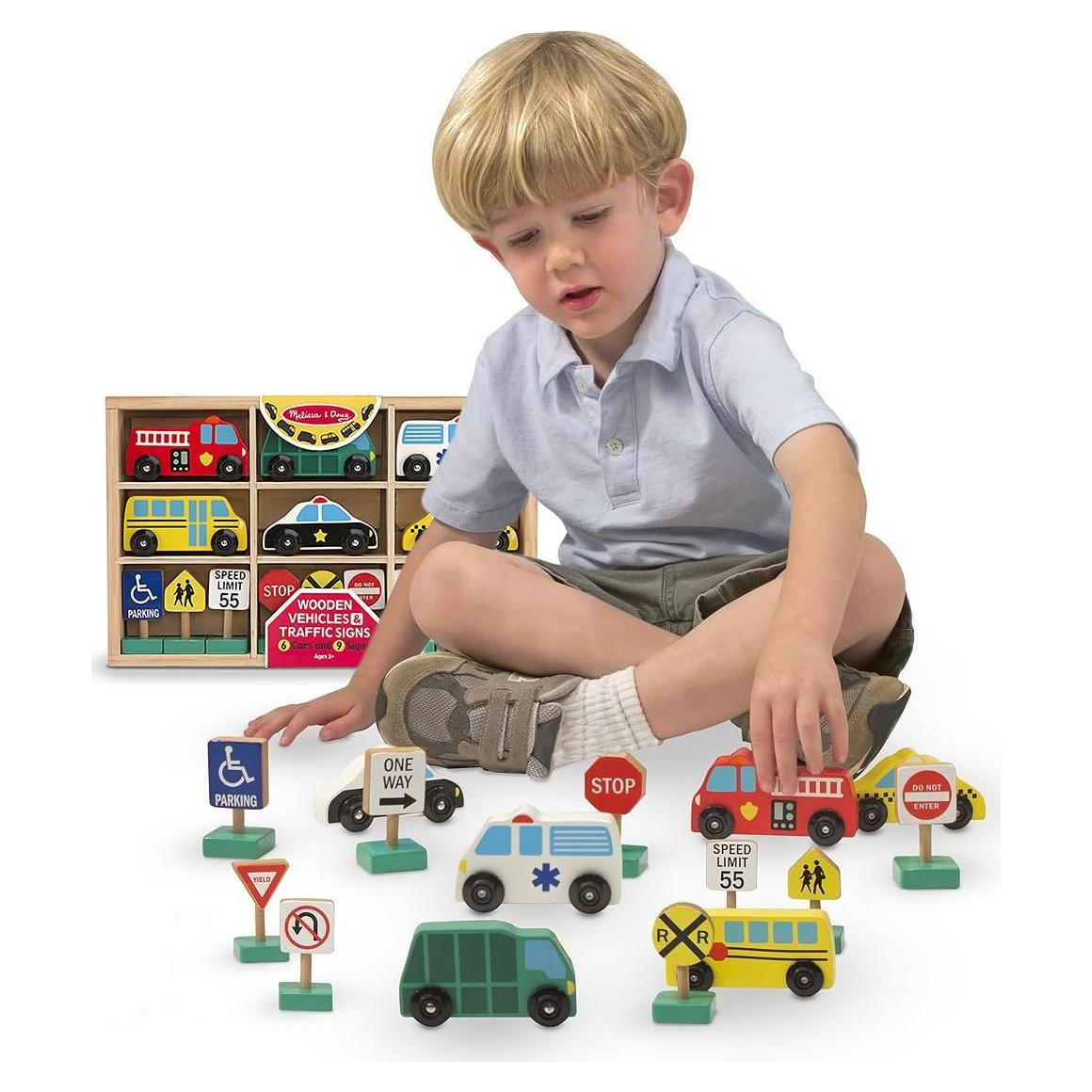 Juego de 6 Vehículos de Madera y 9 Señales de Tráfico Melissa & Doug