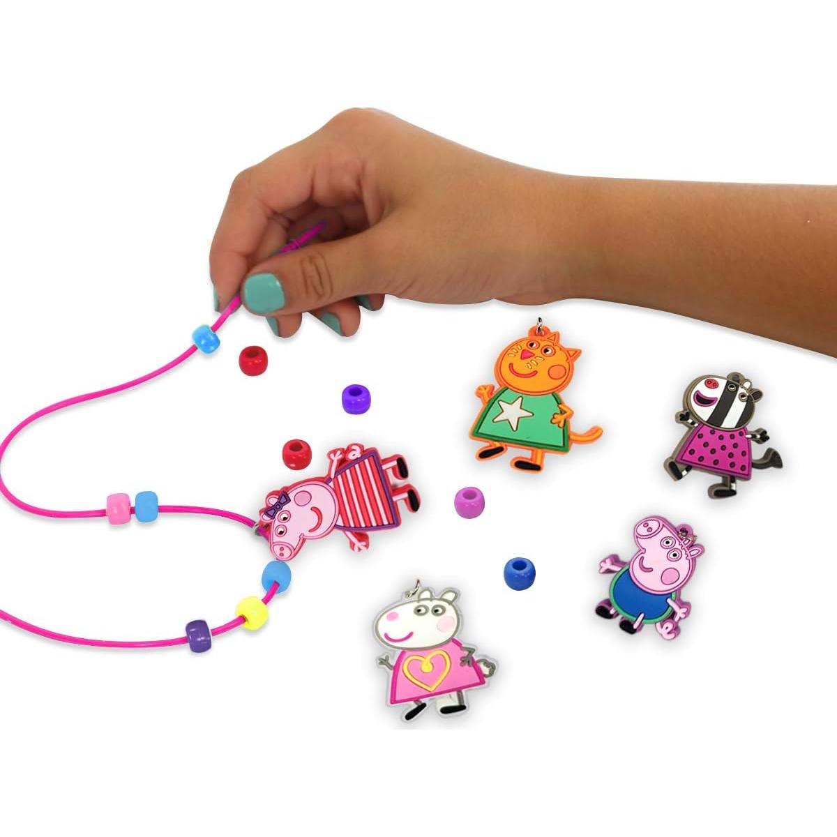 Kit de Collares Peppa Pig Tara Toys 5 charms y 150 cuentas
