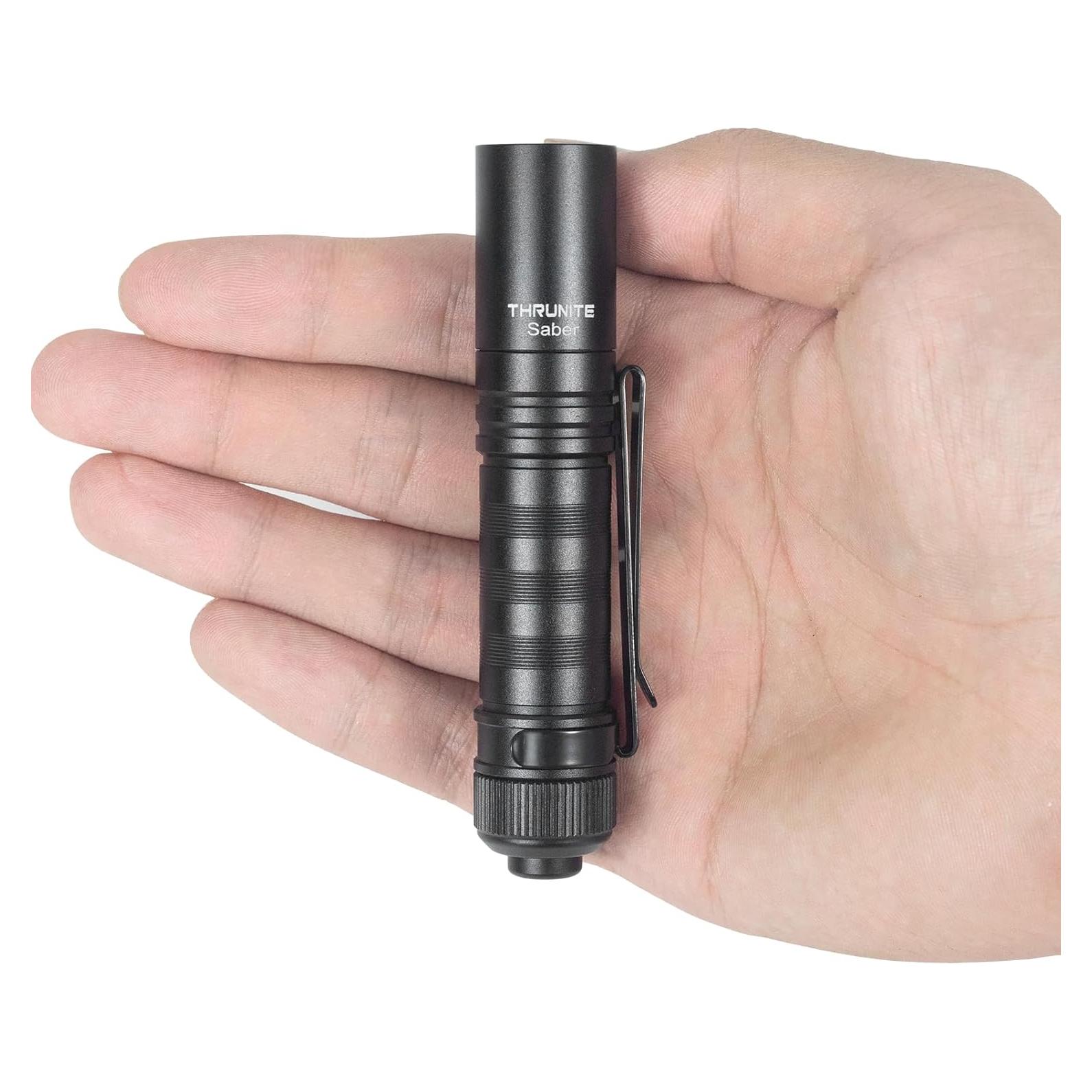 Linterna ThruNite Saber EDC AA 659 Lúmenes Recargable USB-C