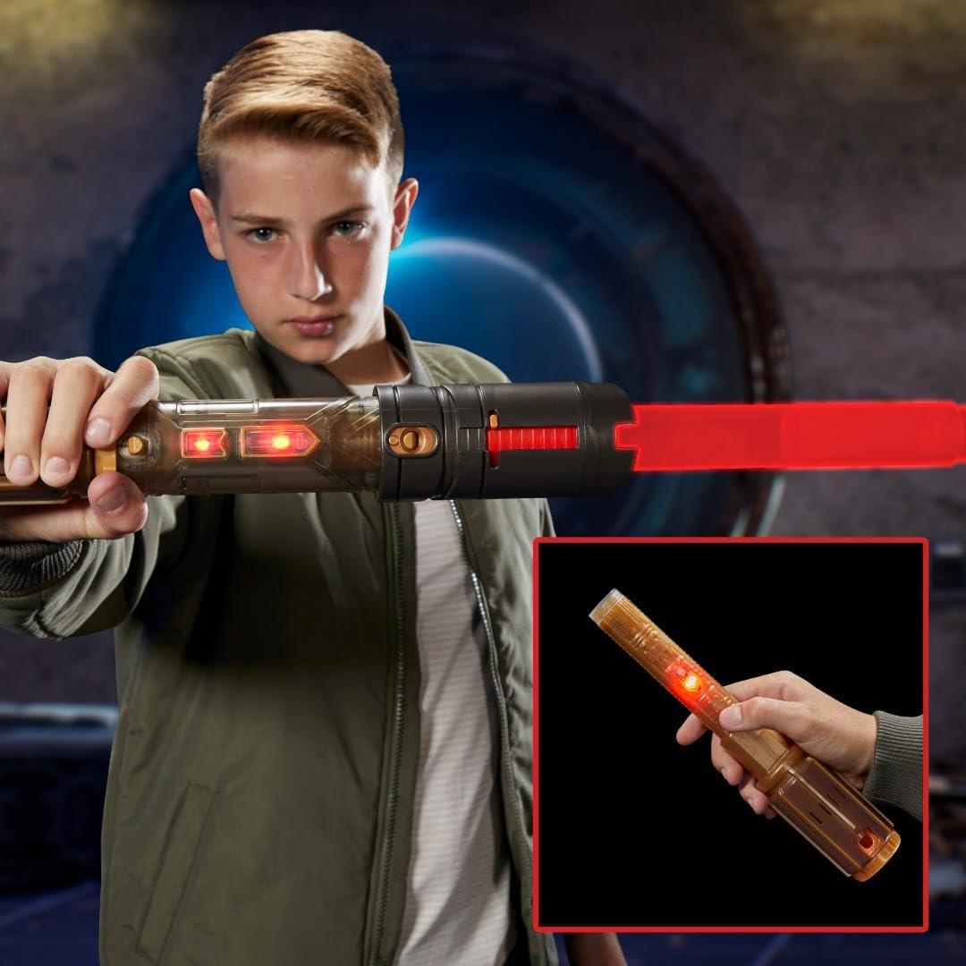 Sable de Luz Maestro Star Wars + Baterías Duracell AAA 8 Unidades