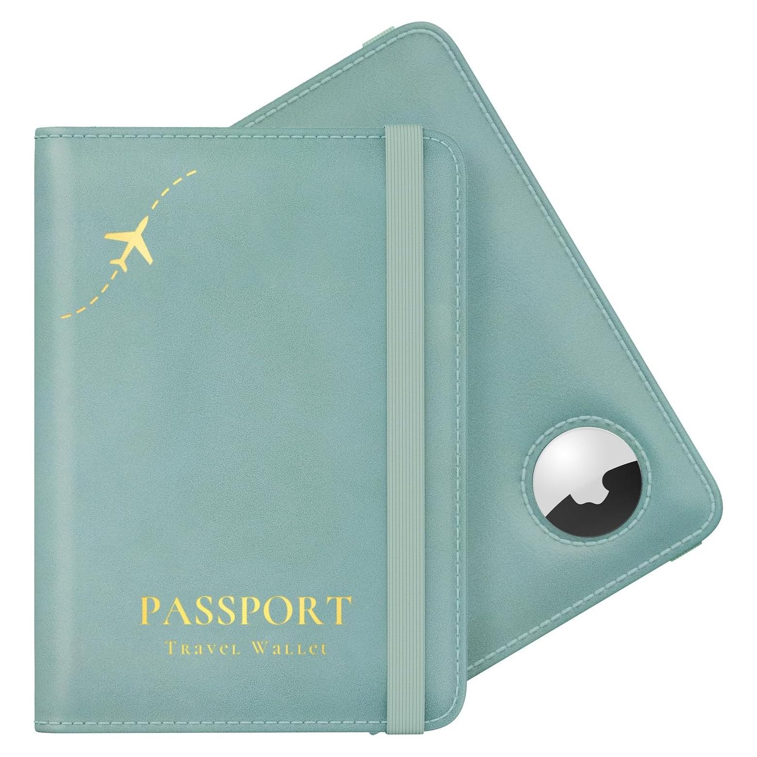 Portapasaportes Stouchi RFID con Ranura para AirTag - Azul Cielo