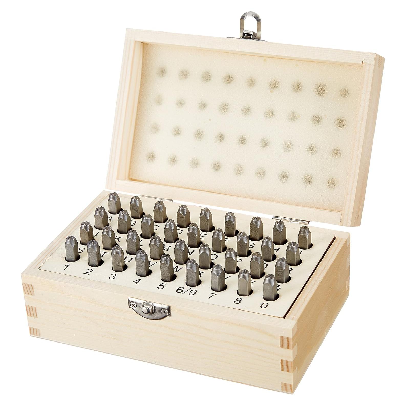 Kit de Sellos de Letras y Números Amazon Basics 36 Piezas 1.6 cm