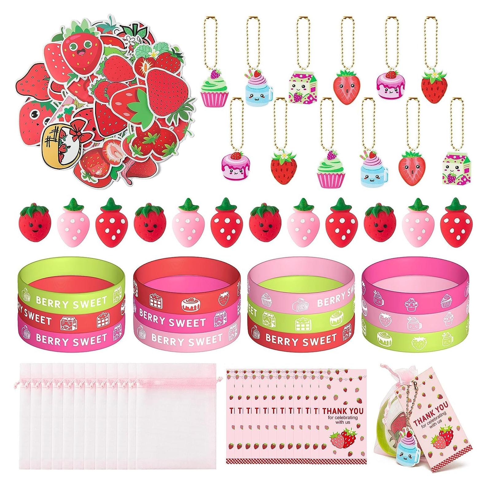 Kit de Fiesta de Fresa 110PCS Haooryx - Pulseras, Llaveros y Más