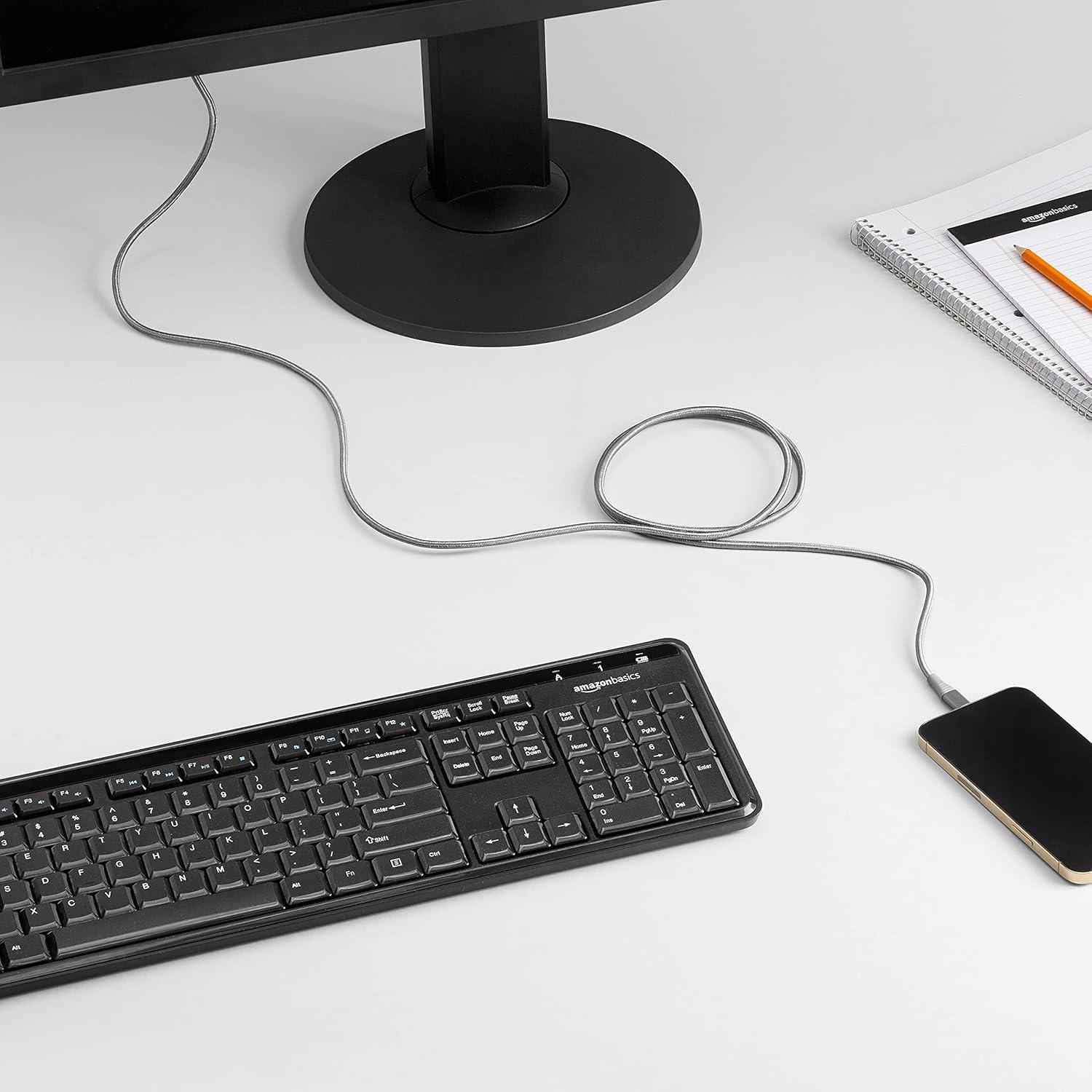 Cable USB-A a Lightning Amazon Basics 1.83m Nylon MFi Gris