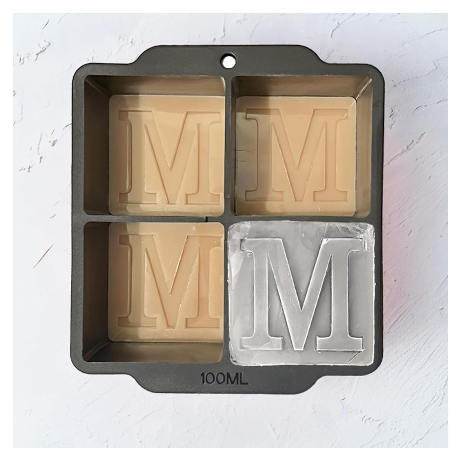 Molde de Hielo Personalizado Letra M CocoWeddings 5.08 cm