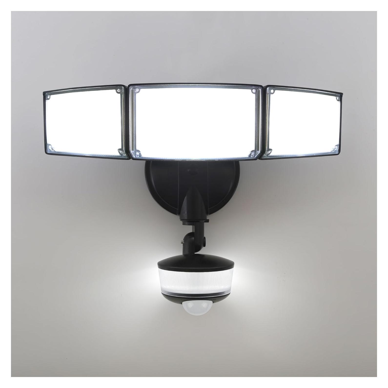 Luz Exterior LED LUTEC 74W 8000 Lúmenes con Sensor IP65