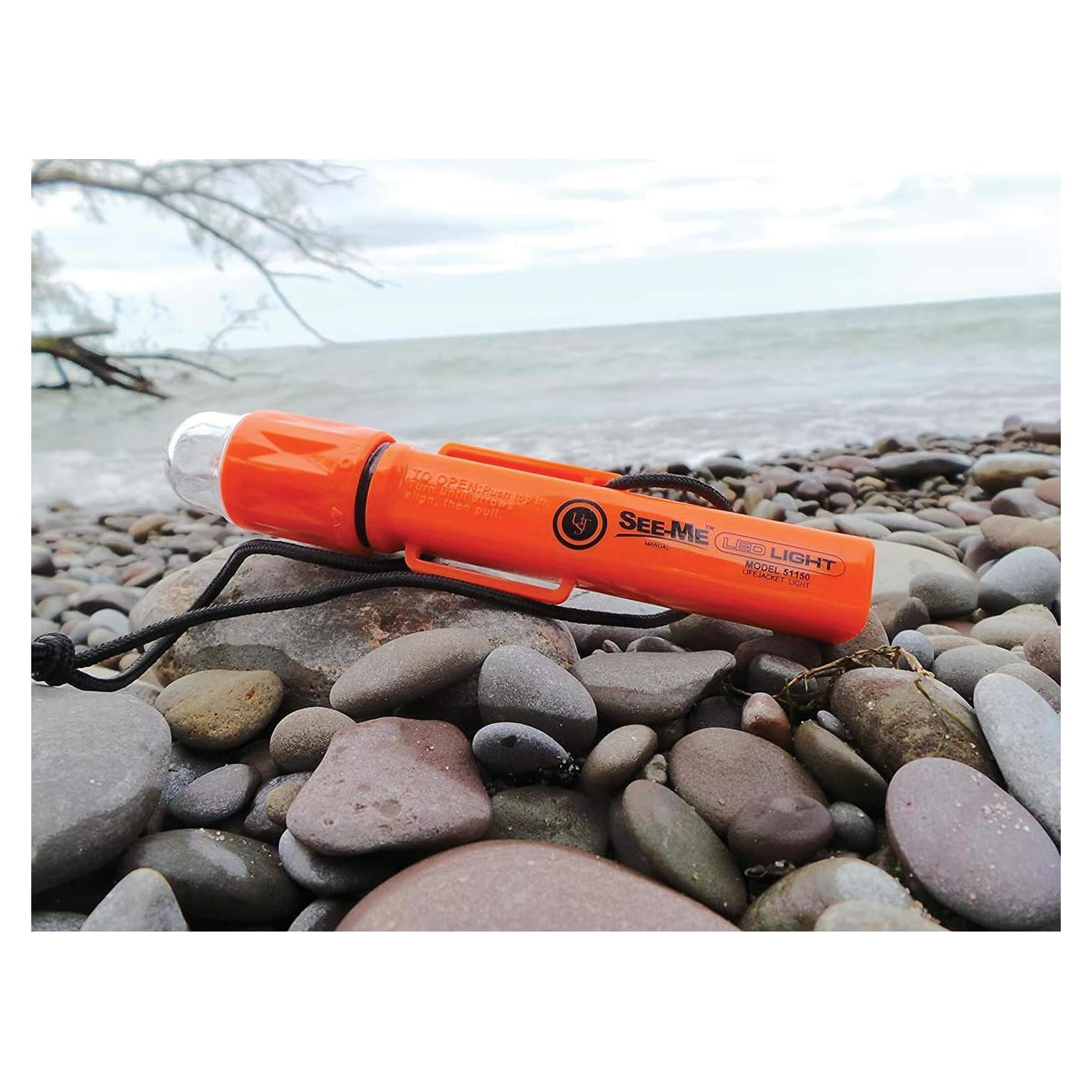 Luz LED Impermeable UST See-Me 1.0 para Emergencias y Camping