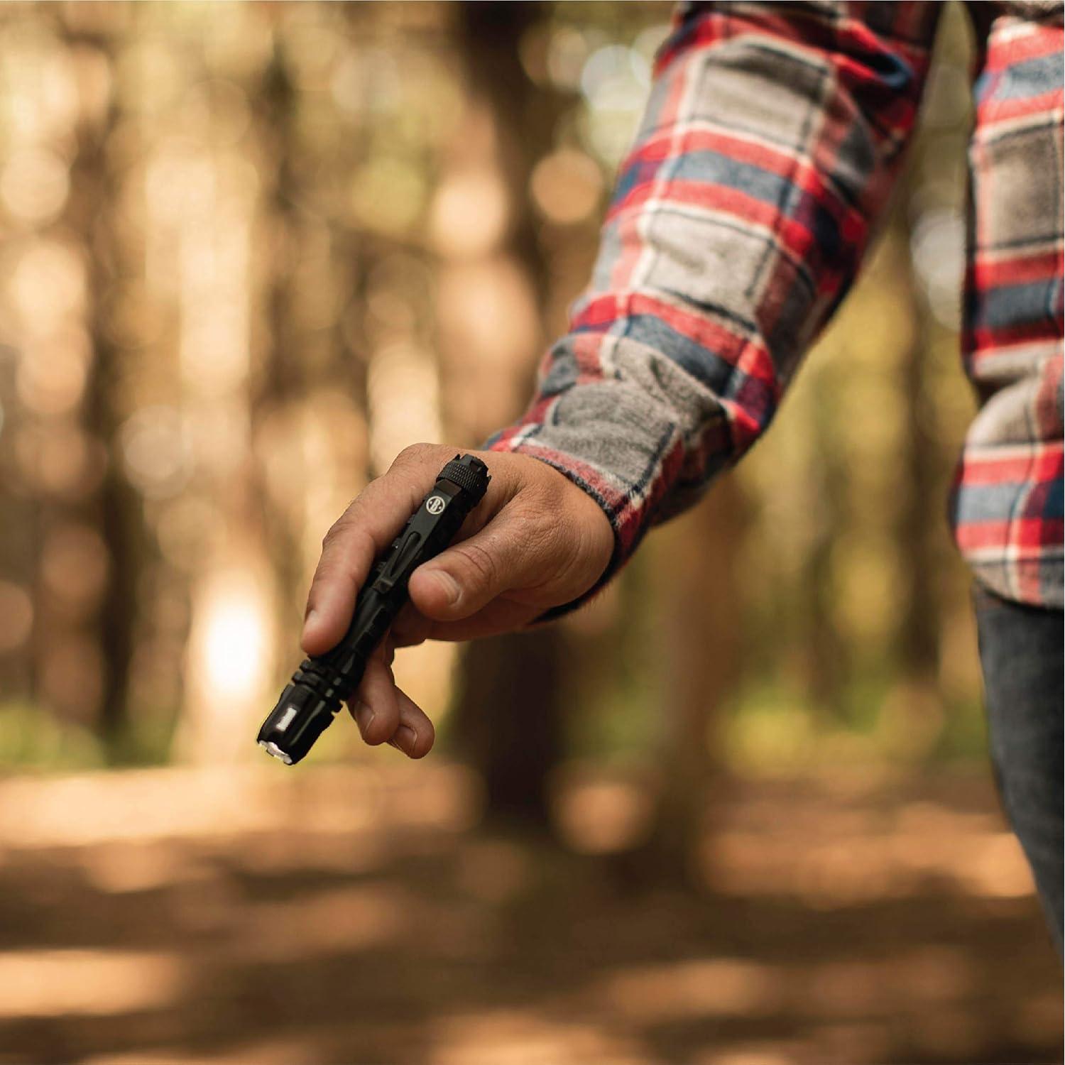 Linterna Táctica Bushnell PRO 125L 125 Lúmenes IPX4