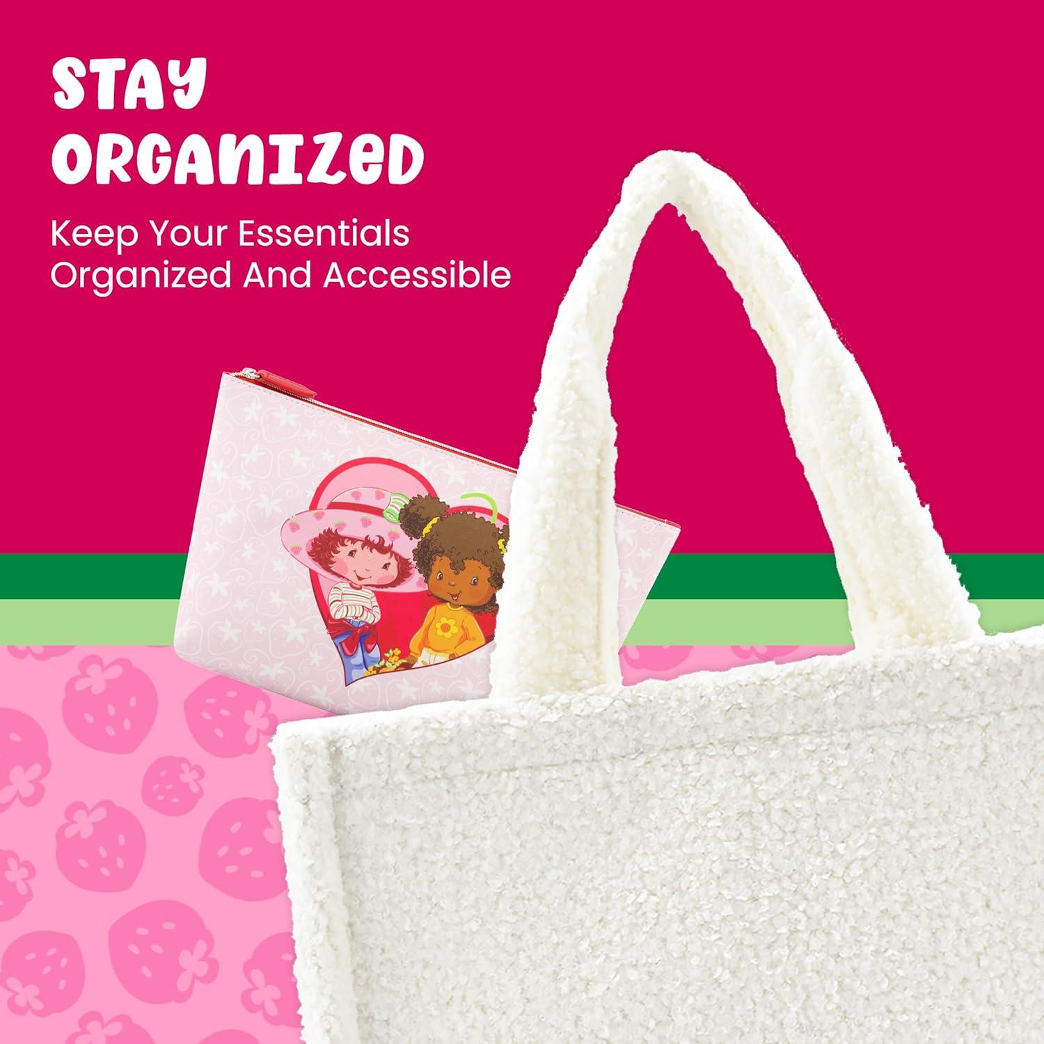 Bolsa de Maquillaje Strawberry Shortcake Rosa Claro 17.78x30.48cm