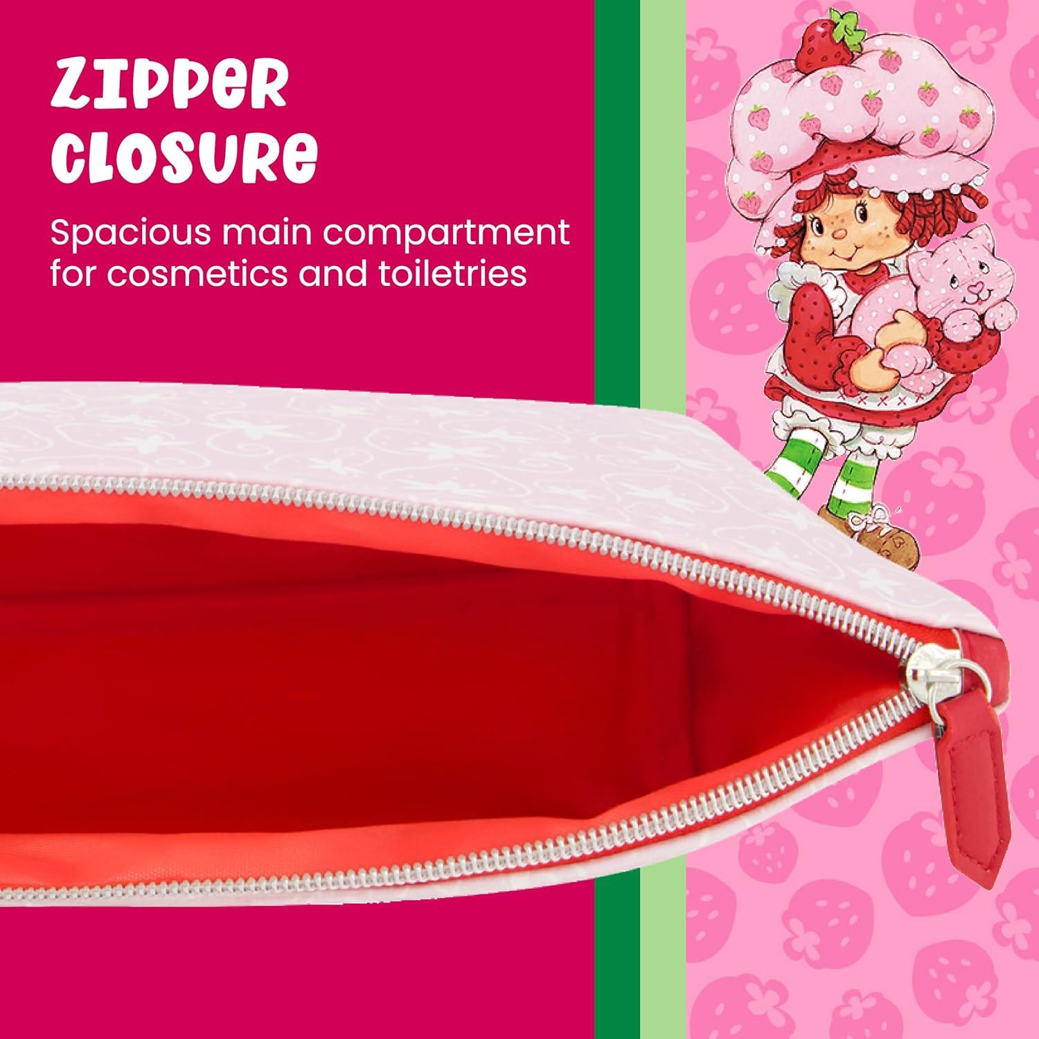 Bolsa de Maquillaje Strawberry Shortcake Rosa Claro 17.78x30.48cm