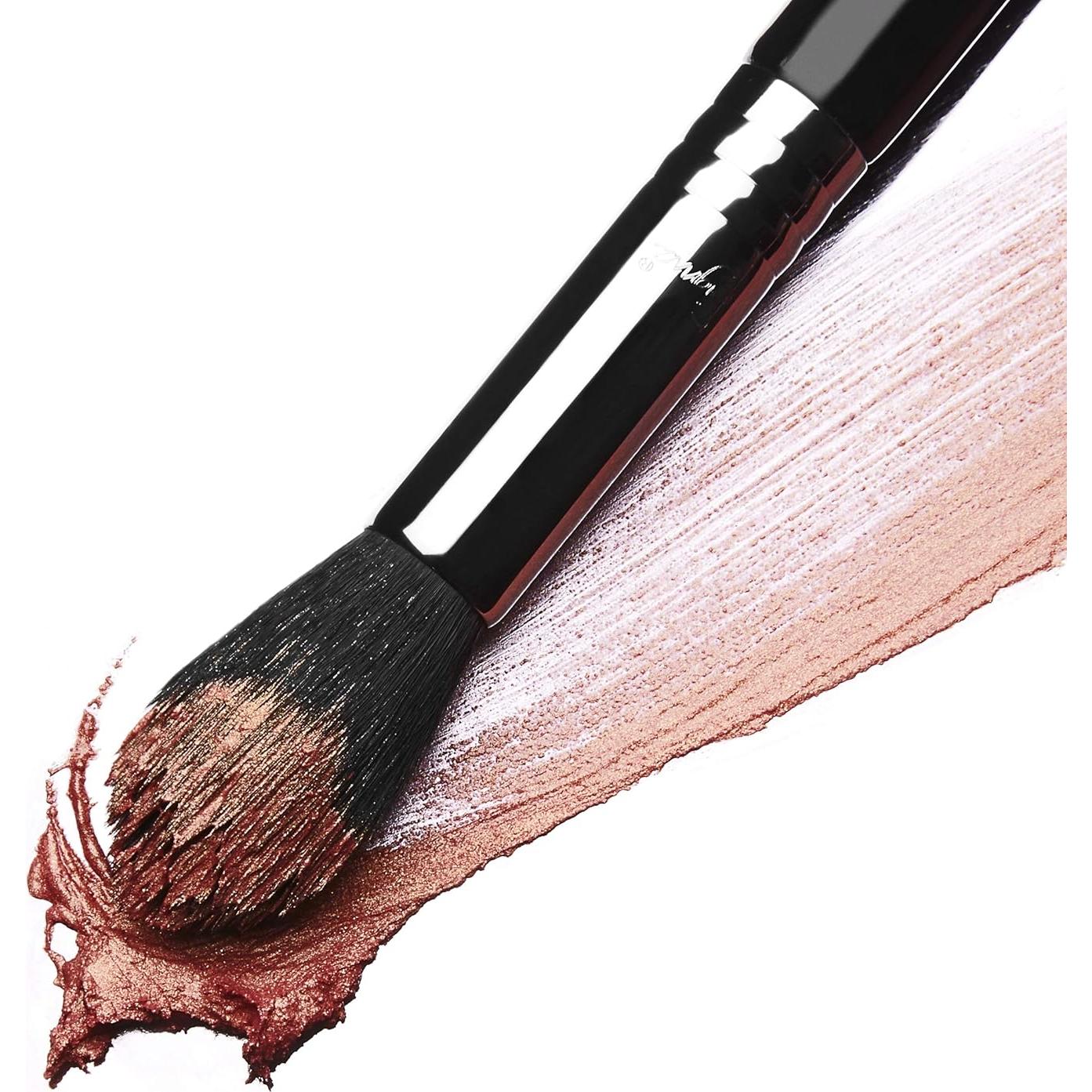 Brocha de Maquillaje Profesional Sigma F35 para Iluminador