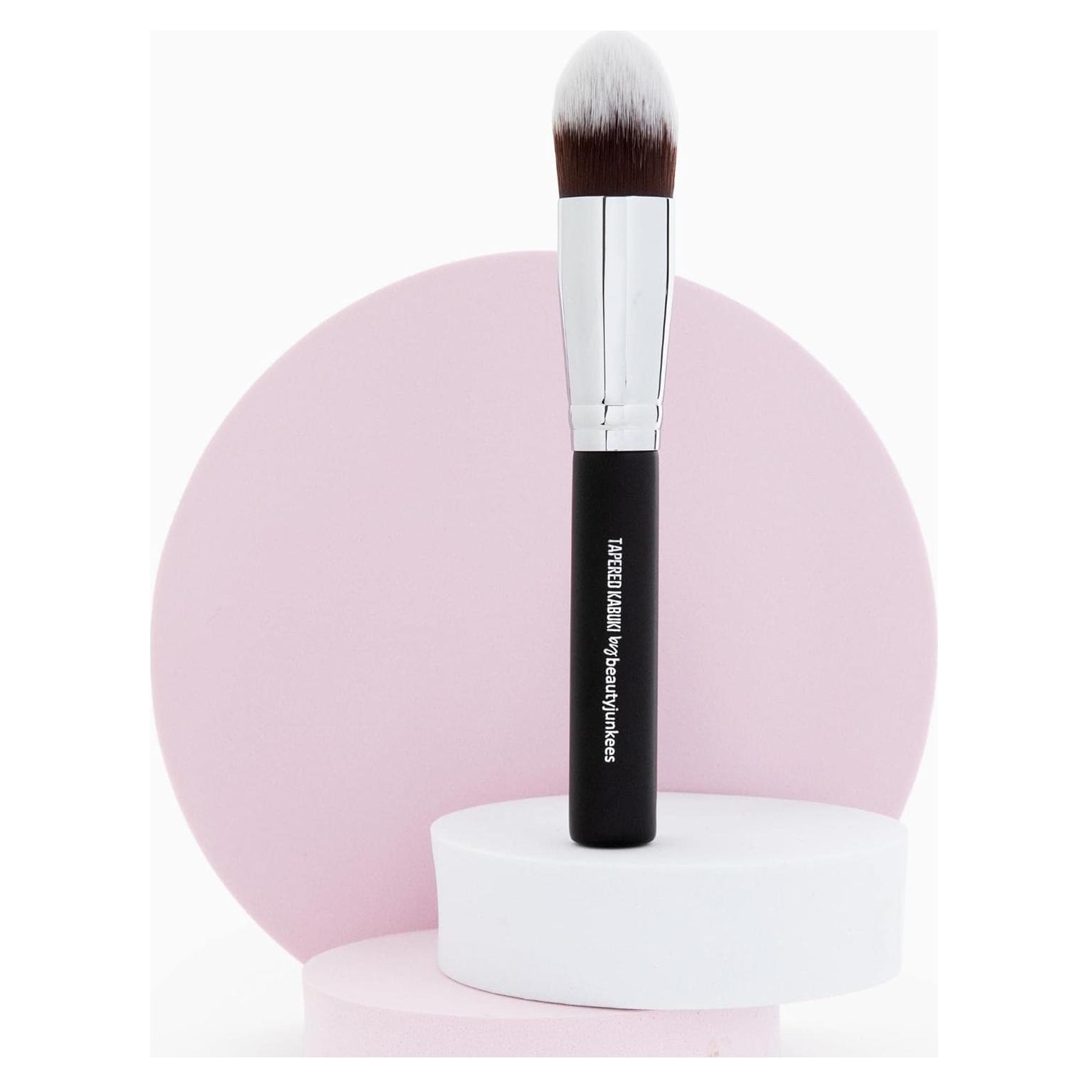 Pincel Kabuki Tapered Beauty Junkees para Corrector de Ojeras