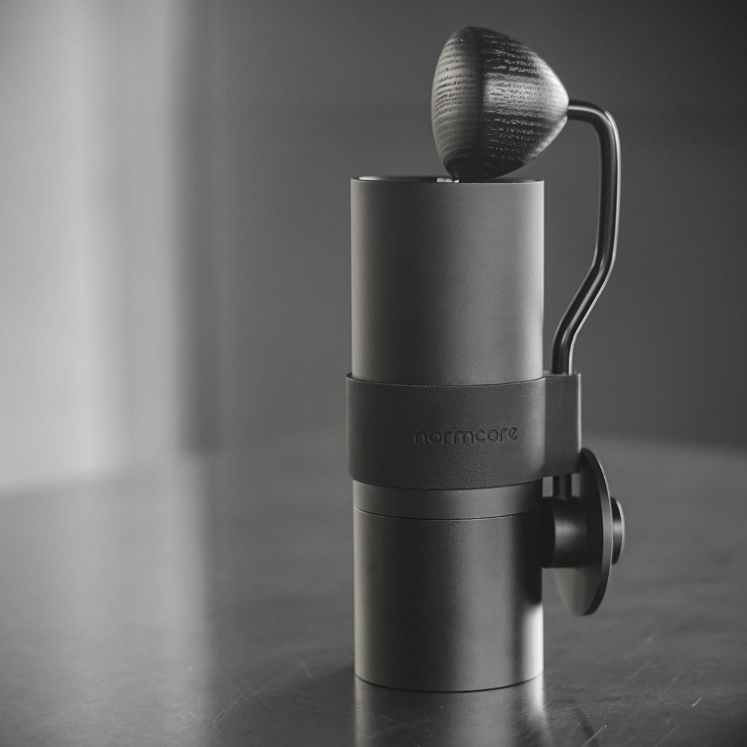 Molino de Café Manual Normcore V2, Muela de Titanio 48.6mm