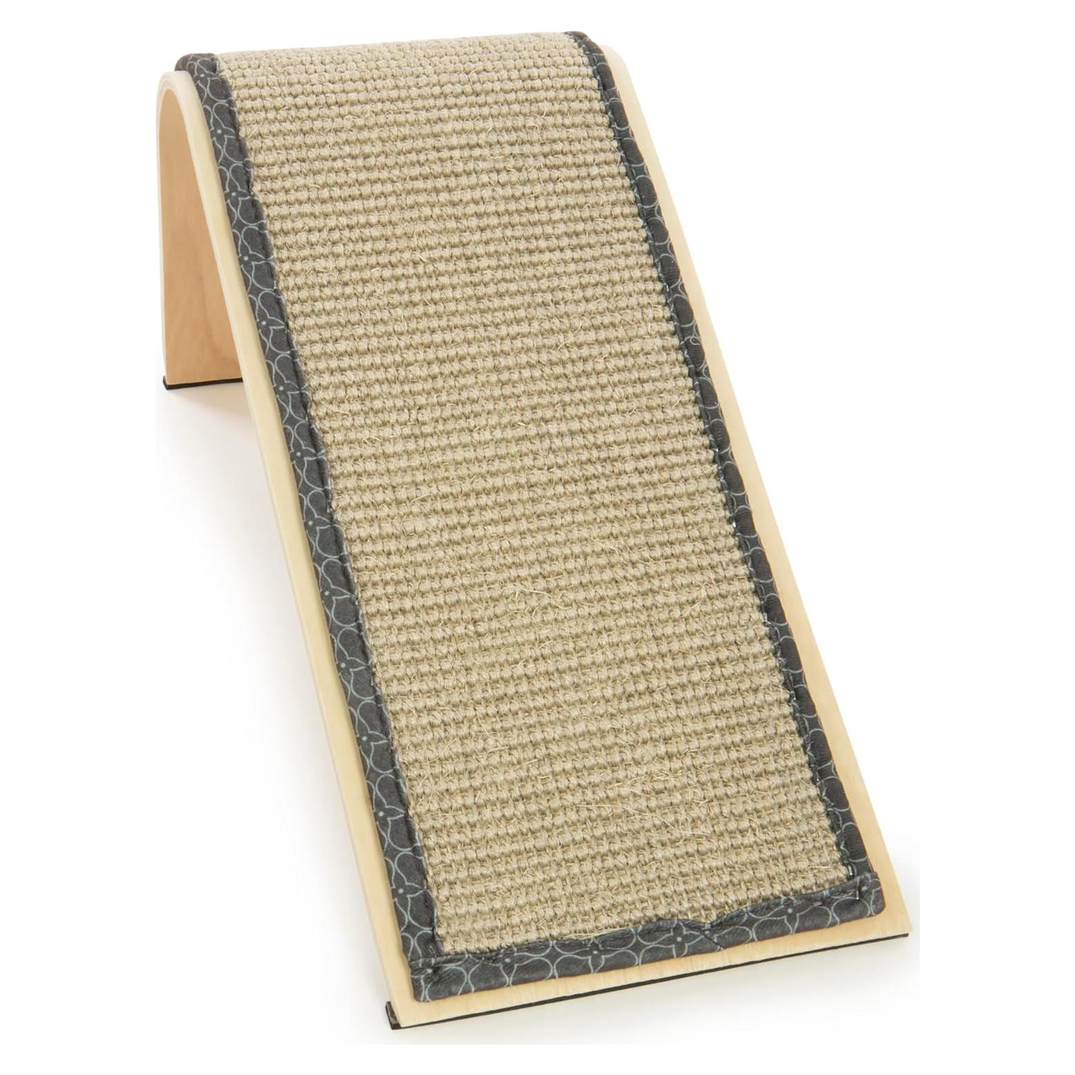 Rascador de Gato SmartyKat en Ángulo con Sisal y Madera