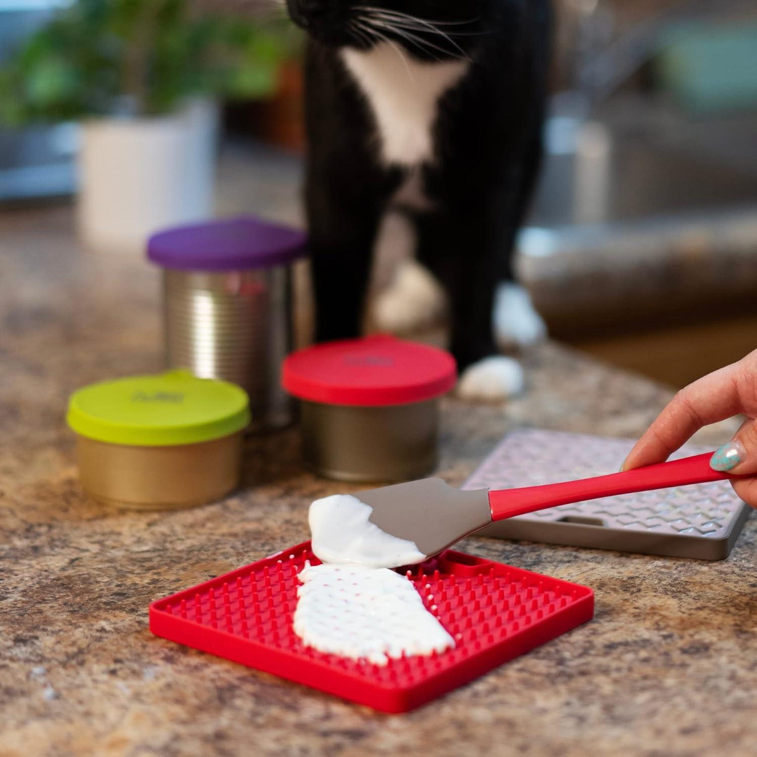 Tapete Interactivo de Silicona Messy Mutts 14x14 cm para Gatos y Perros