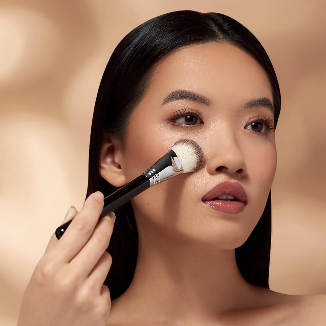 Brocha de Polvo de Precisión Sigma Beauty F08 - Densa y Angulada